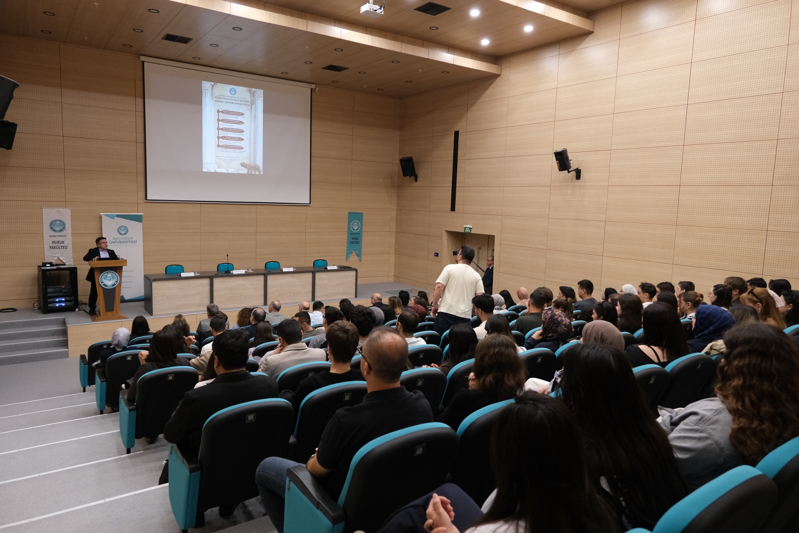 Roma'dan Günümüze Hukukun İzleri BAÜN'de Masaya Yatırıldı 2