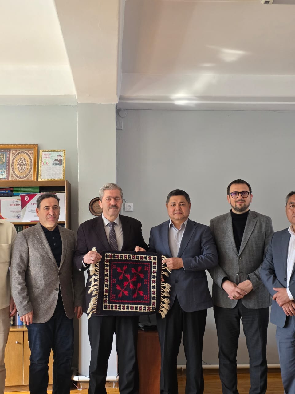 HOCALARIMIZ KIRGIZİSTAN OŞ DEVLET ÜNİVERSİTESİ İLAHİYAT FAKÜLTESİNDE 1