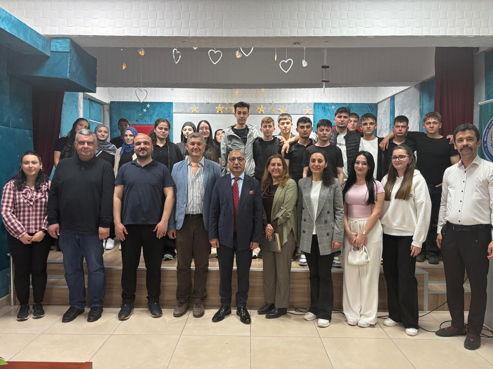 Üniversite Öğrencisi Gözüyle Üniversite Hayatı Kapsamında Bigadiç Anadolu İmam Hatip  Lisesine Ziyaret 8