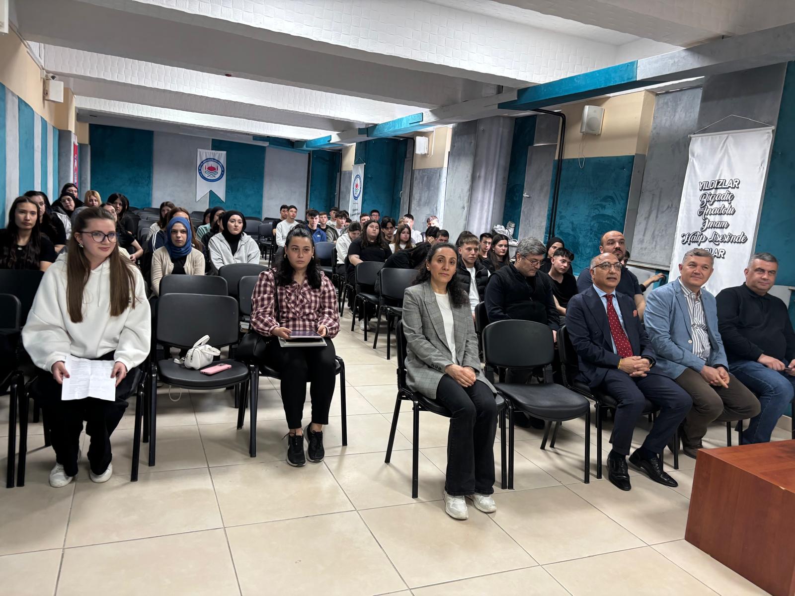 Üniversite Öğrencisi Gözüyle Üniversite Hayatı Kapsamında Bigadiç Anadolu İmam Hatip  Lisesine Ziyaret 7
