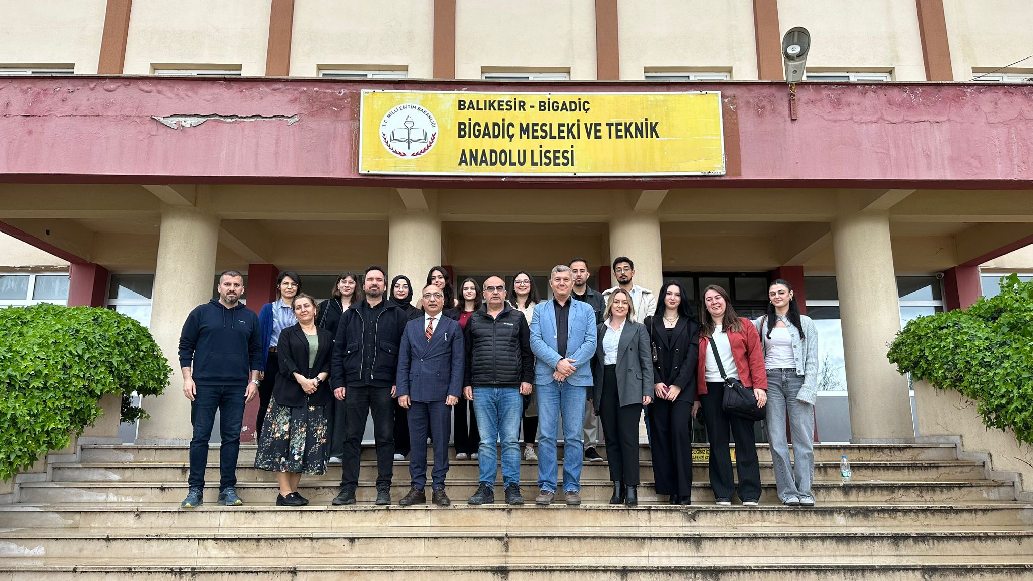 Üniversite Öğrencisi Gözüyle Üniversite Hayatı Kapsamında Bigadiç Mesleki ve Teknik Anadolu Lisesine Ziyaret