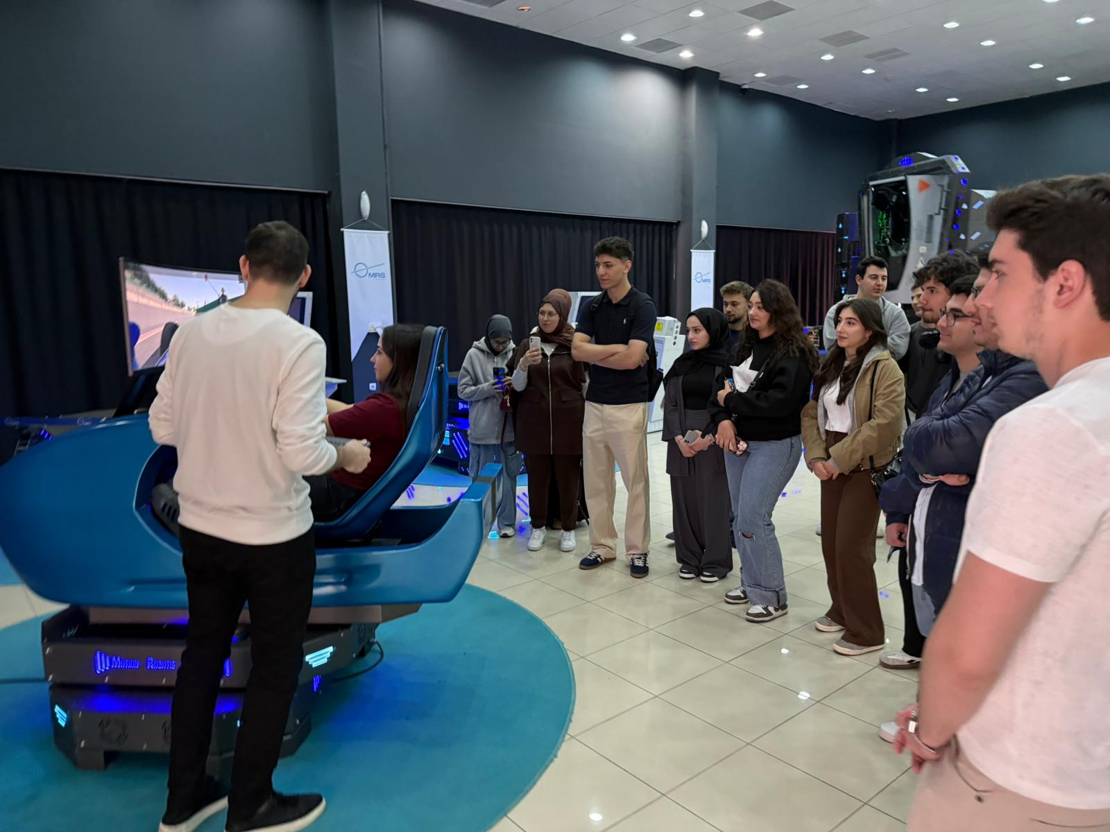 Yapay Zekâ Operatörlüğü Programı Öğrencileri, BAÜN Simülasyon Merkezi’ne Teknik Gezi Gerçekleştirdi 4