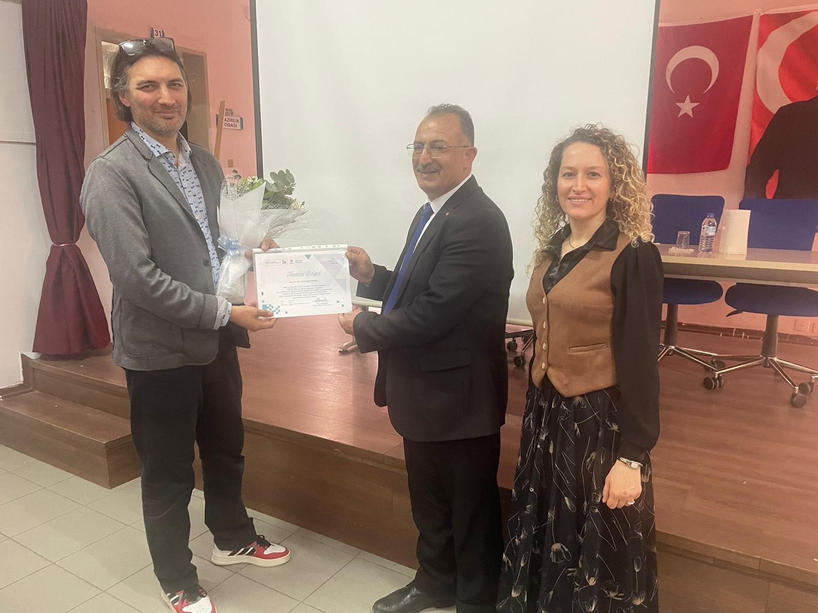Dursunbey MYO'nun "Doğanın Renk Paleti" TÜBİTAK Bilim Söyleşileri Bandırma'da Noktalandı 5