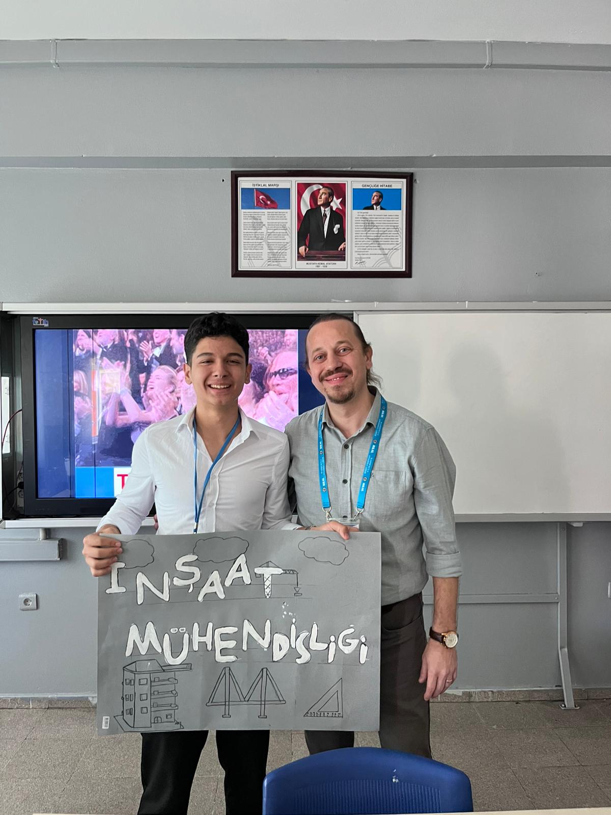 Rahmi Kula Anadolu Lisesi  "Sağlam Yapı, Hayata Bağlar" konulu sunum gerçekleştirildi. 4