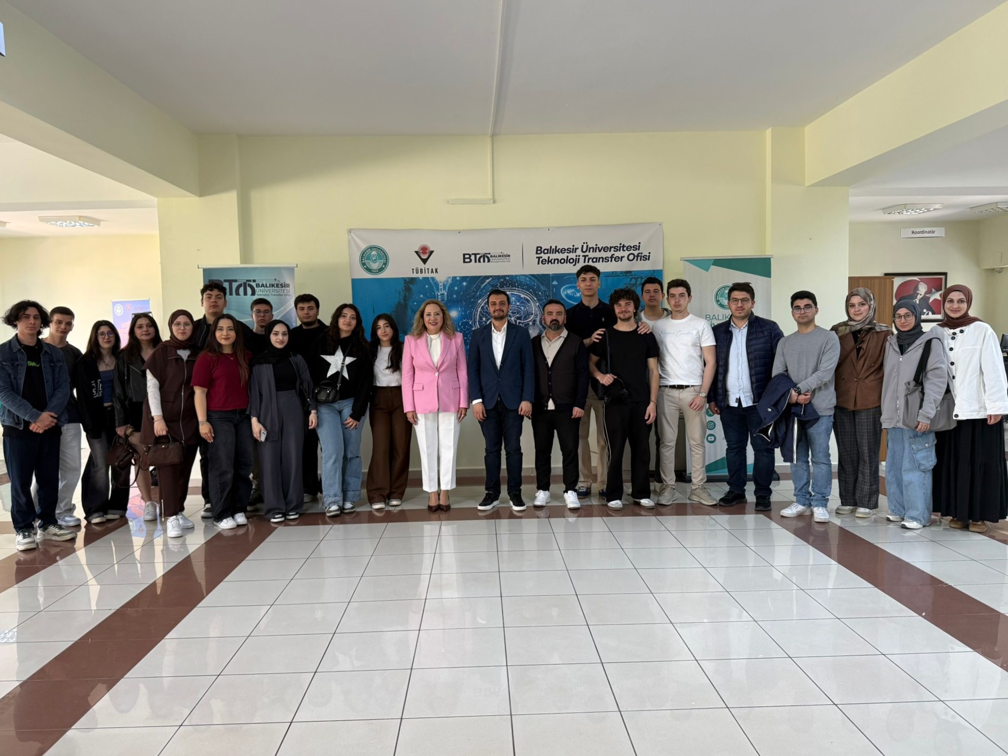 Balıkesir Meslek Yüksekokulu Yapay Zekâ Operatörlüğü Programı Öğrencilerinden BAÜN TTO ve Simülasyon Merkezine Ziyaret 