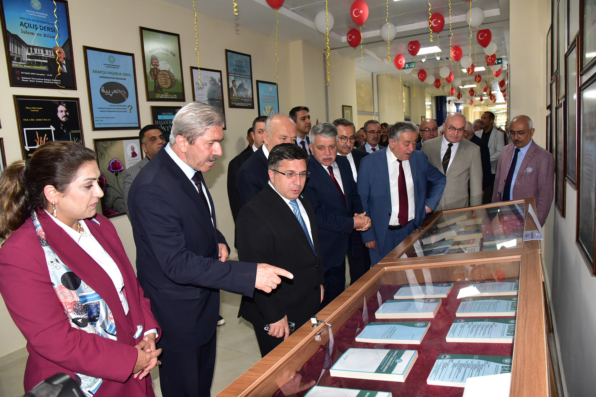 Balıkesir Üniversitesi İlahiyat Fakültesinde Şehrin Sanat, Kültür ve Maneviyatına Değer Katan Açılışlar 10