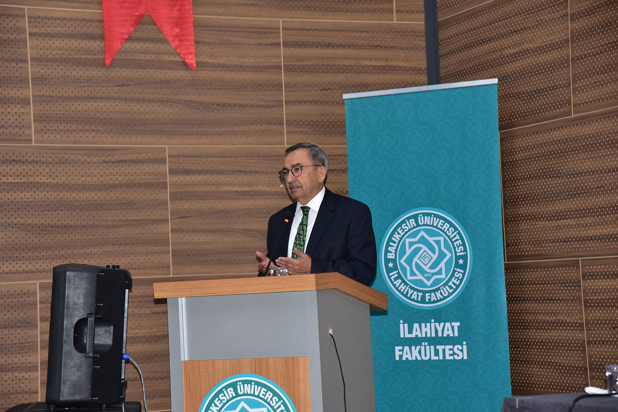 Balıkesir Üniversitesi İlahiyat Fakültesinde Şehrin Sanat, Kültür ve Maneviyatına Değer Katan Açılışlar 8