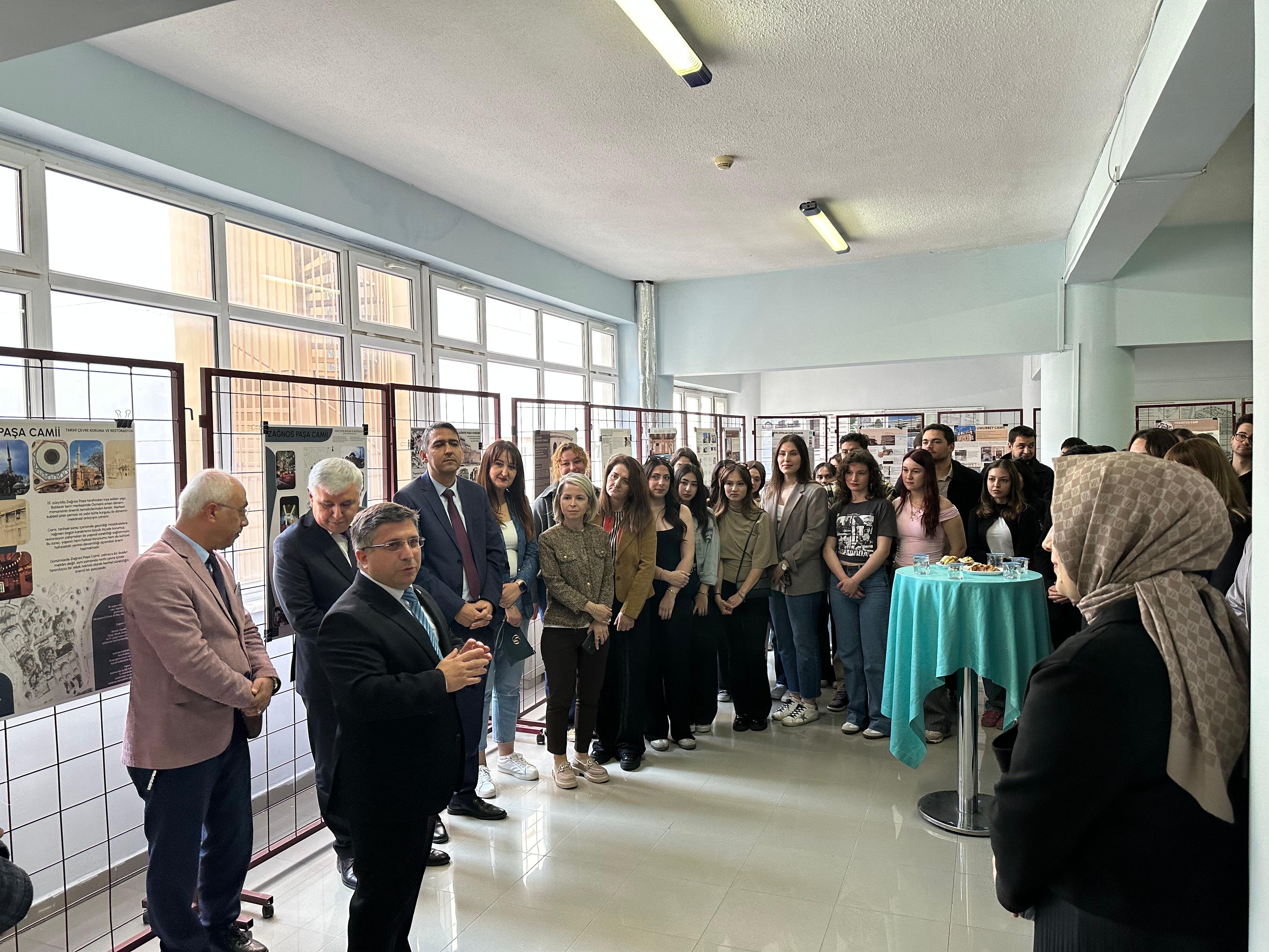 Şehrin Sessiz Tanıkları: Camiler, Şadırvan ve Saat Kulesi  Sergisi Gerçekleştirildi