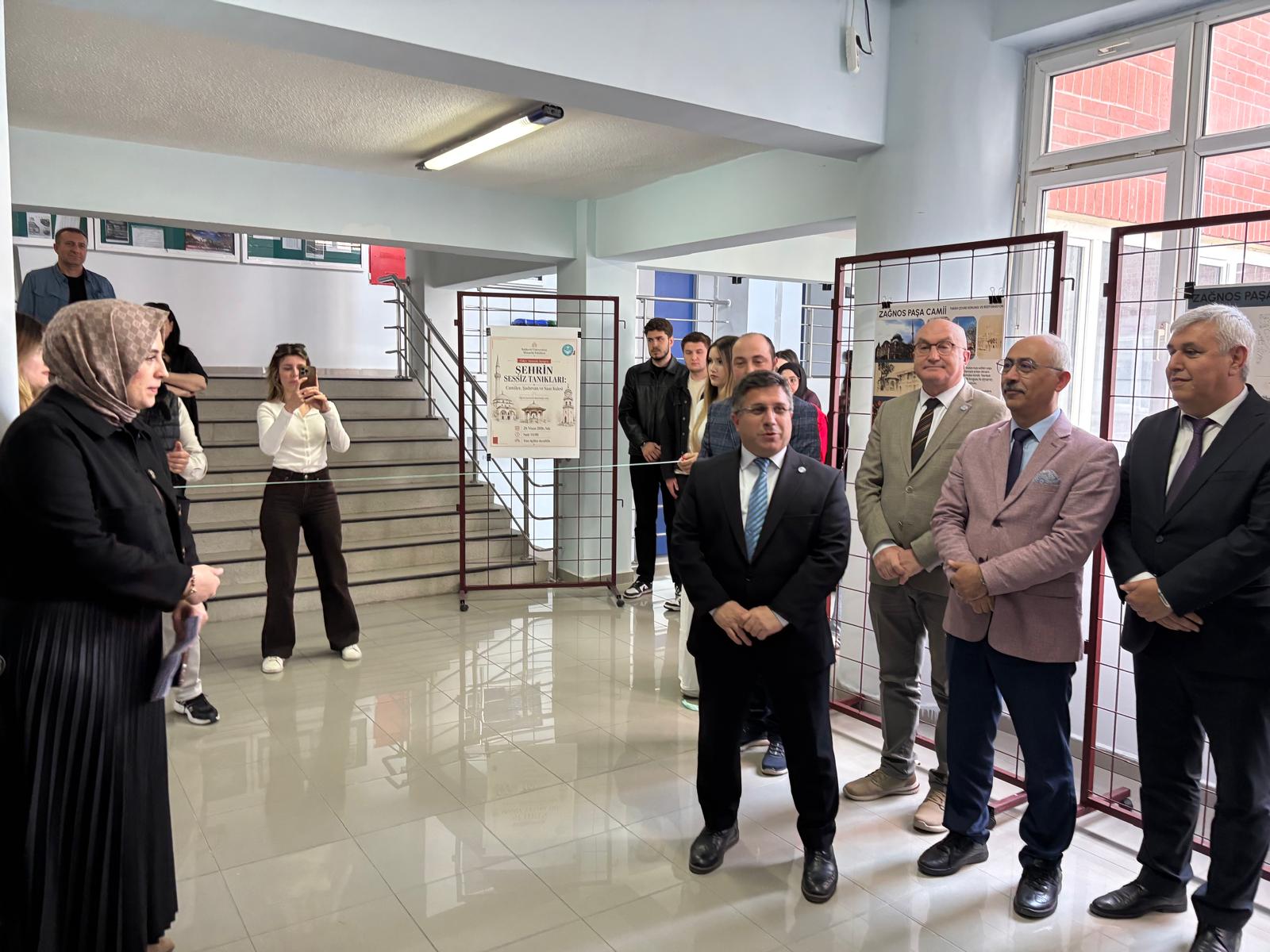 Şehrin Sessiz Tanıkları: Camiler, Şadırvan ve Saat Kulesi Sergisi Gerçekleştirildi 4