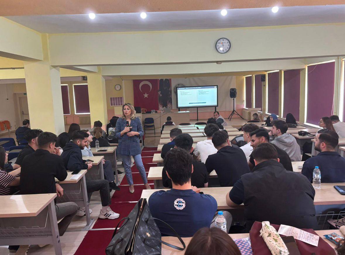 Career-Oriented Seminar Held at Edremit Vocational School 3