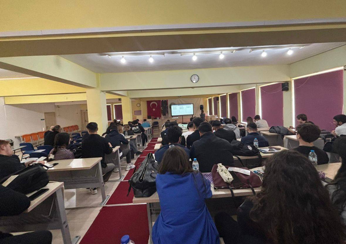 Career-Oriented Seminar Held at Edremit Vocational School 4