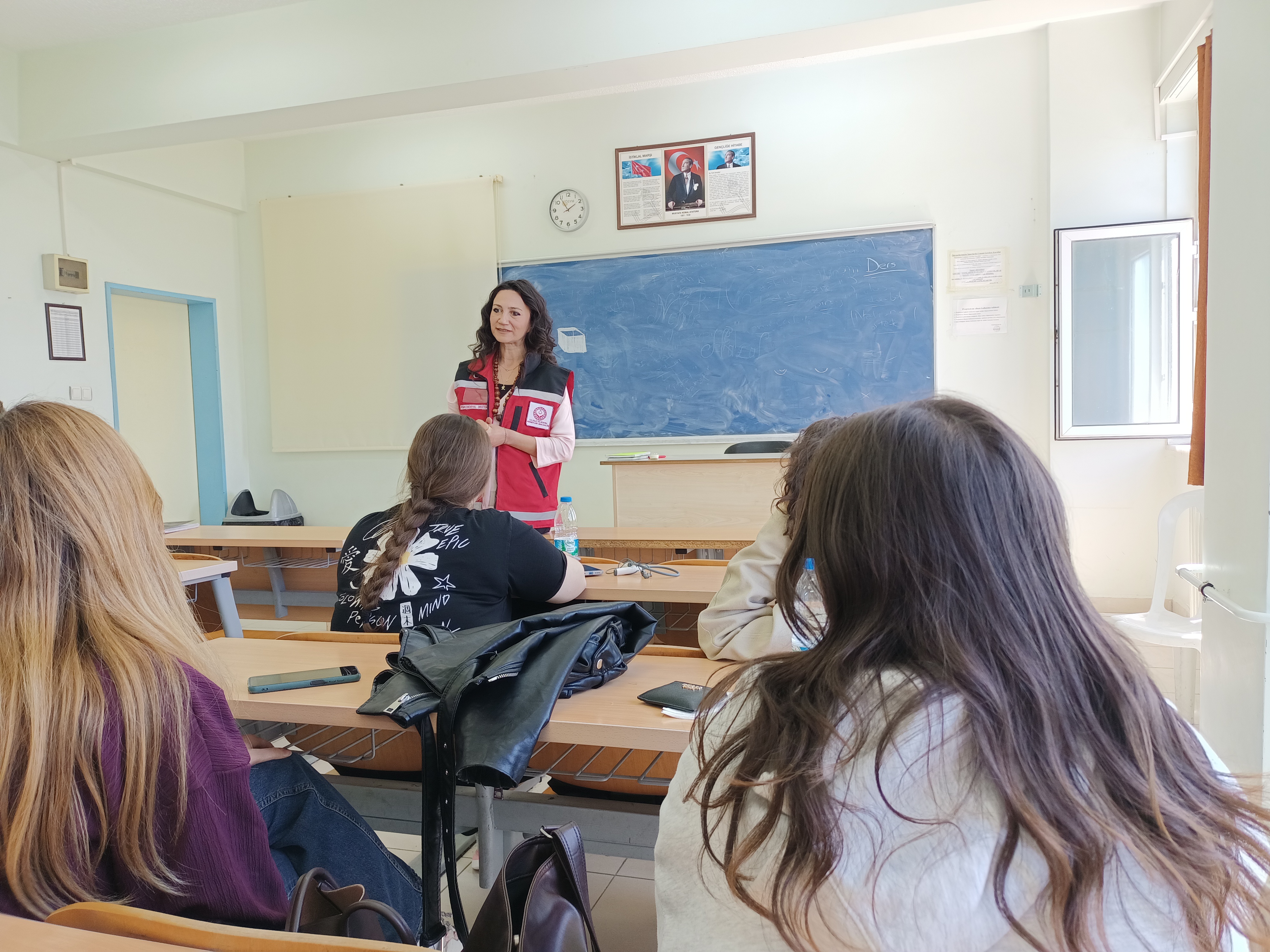 Balıkesir Aile ve Sosyal Hizmetler İl Müdürlüğü Personeli Tarafından Öğrencilerimize Eğitim Verildi 4
