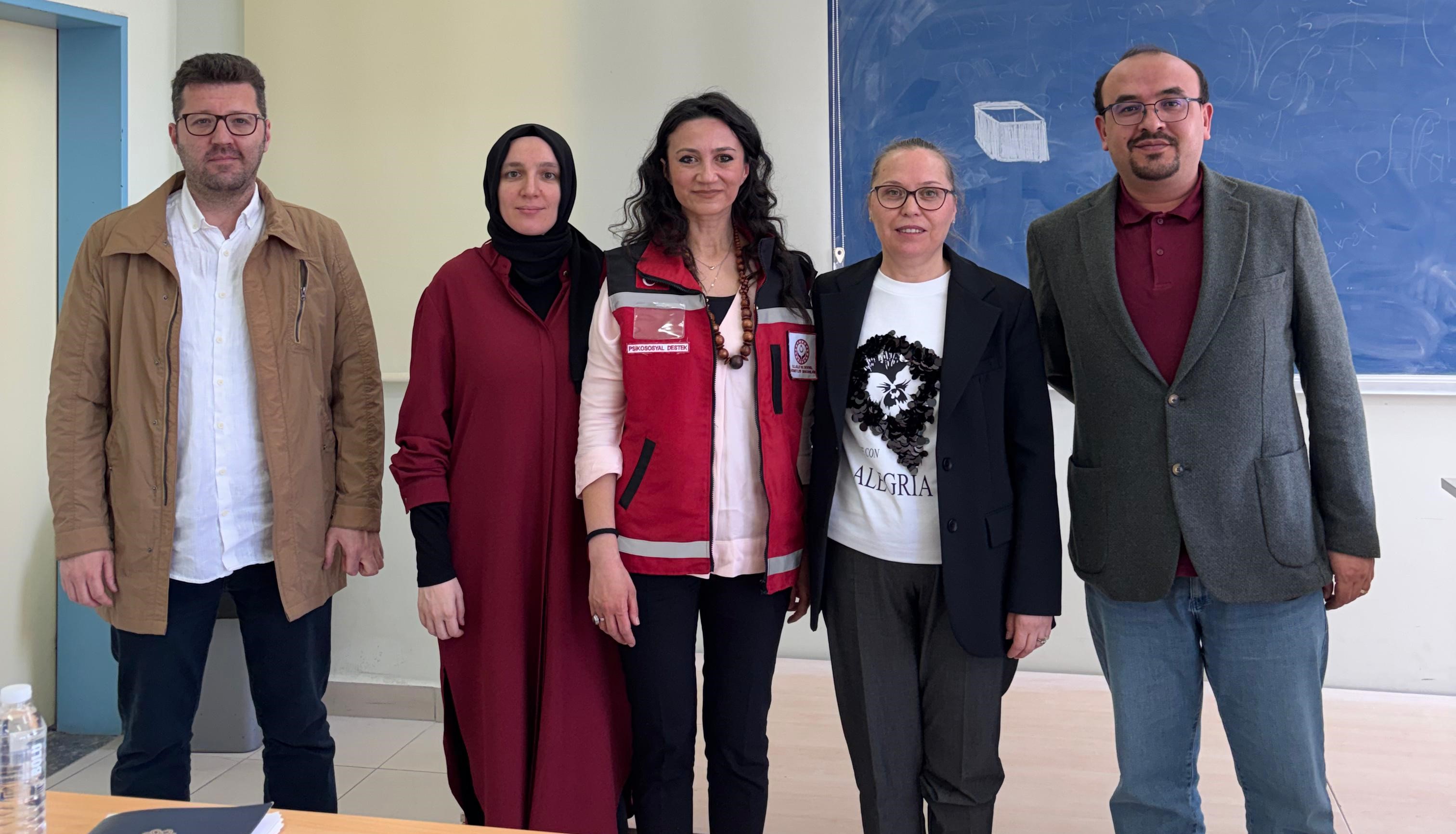 Balıkesir Aile ve Sosyal Hizmetler İl Müdürlüğü Personeli Tarafından Öğrencilerimize Eğitim Verildi 1