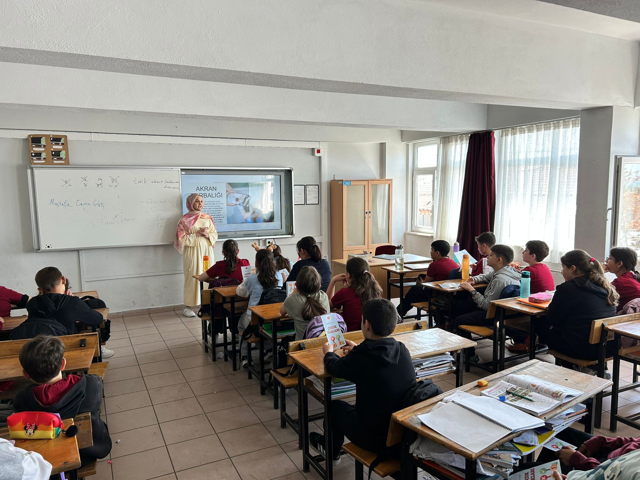 Çocuk Hakları ve Diplomasi Topluluğu ÜNİDES Projesi 1