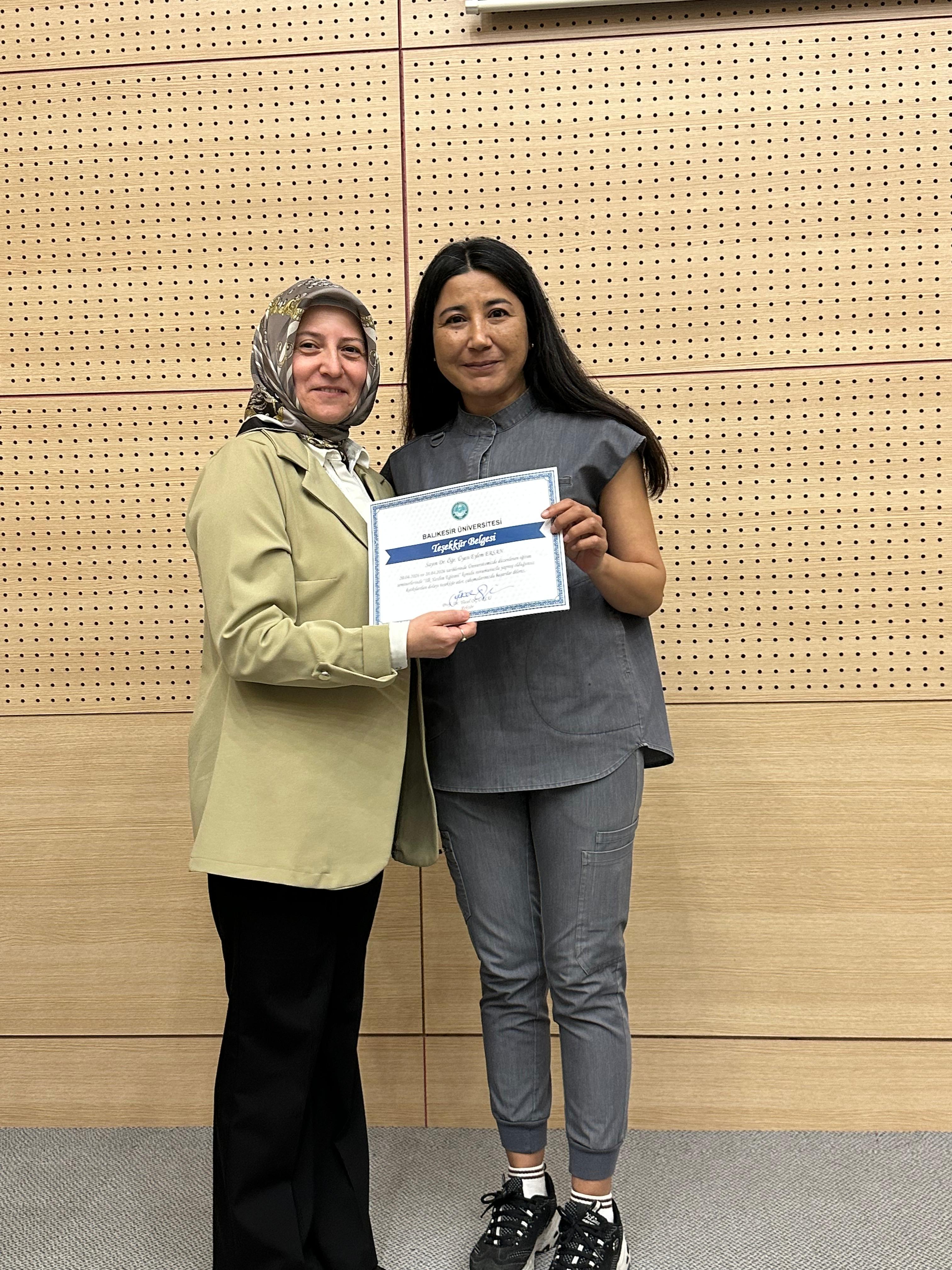 Üniversitemiz Personeline Verilen Temel İlk Yardım Eğitimleri Tamamlandı 3