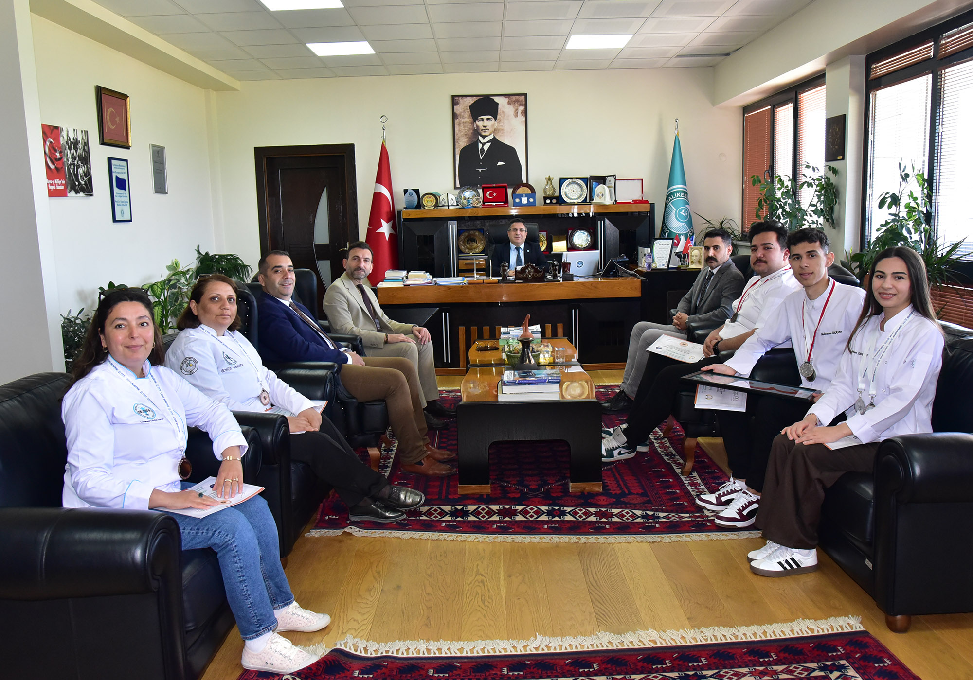 BAÜN’lü Şef Adaylarından Uluslararası Zafer: Madalyalarla Döndüler, Rektör Oğurlu’ya Çıktılar 2