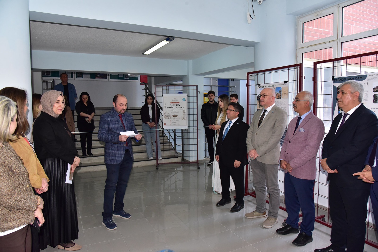 BAÜN Mimarlık Fakültesinde Şehrin Hafızasına Işık Tutan Sergi 3