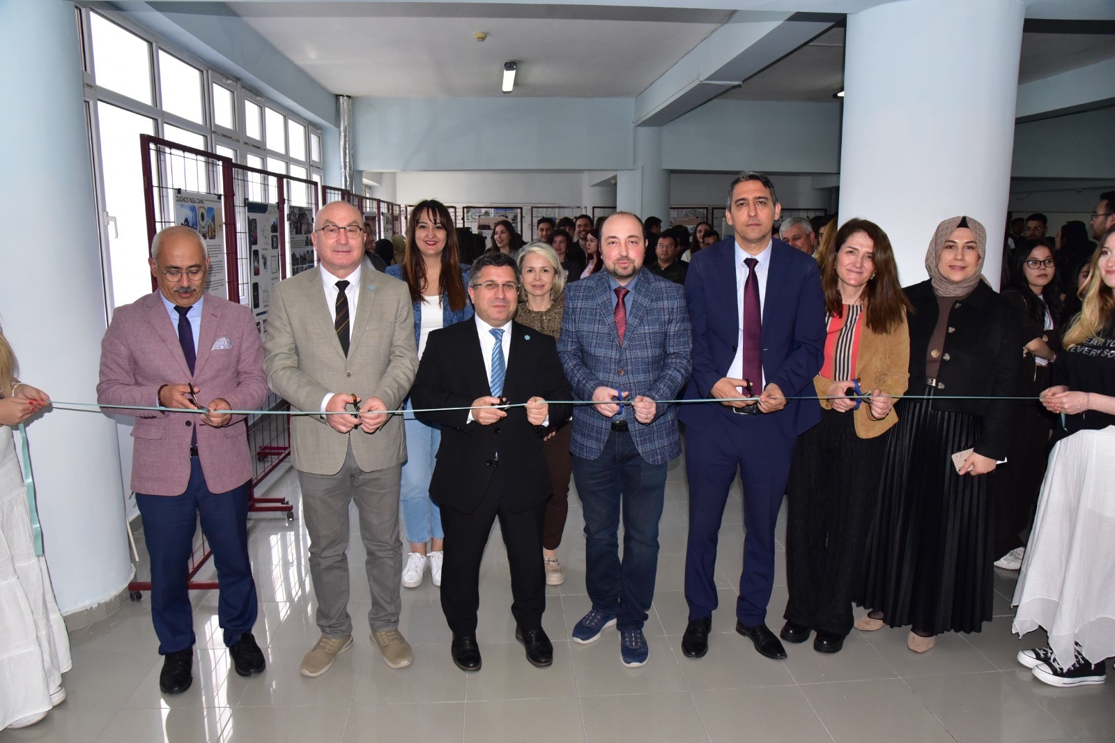 BAÜN Mimarlık Fakültesinde Şehrin Hafızasına Işık Tutan Sergi 2