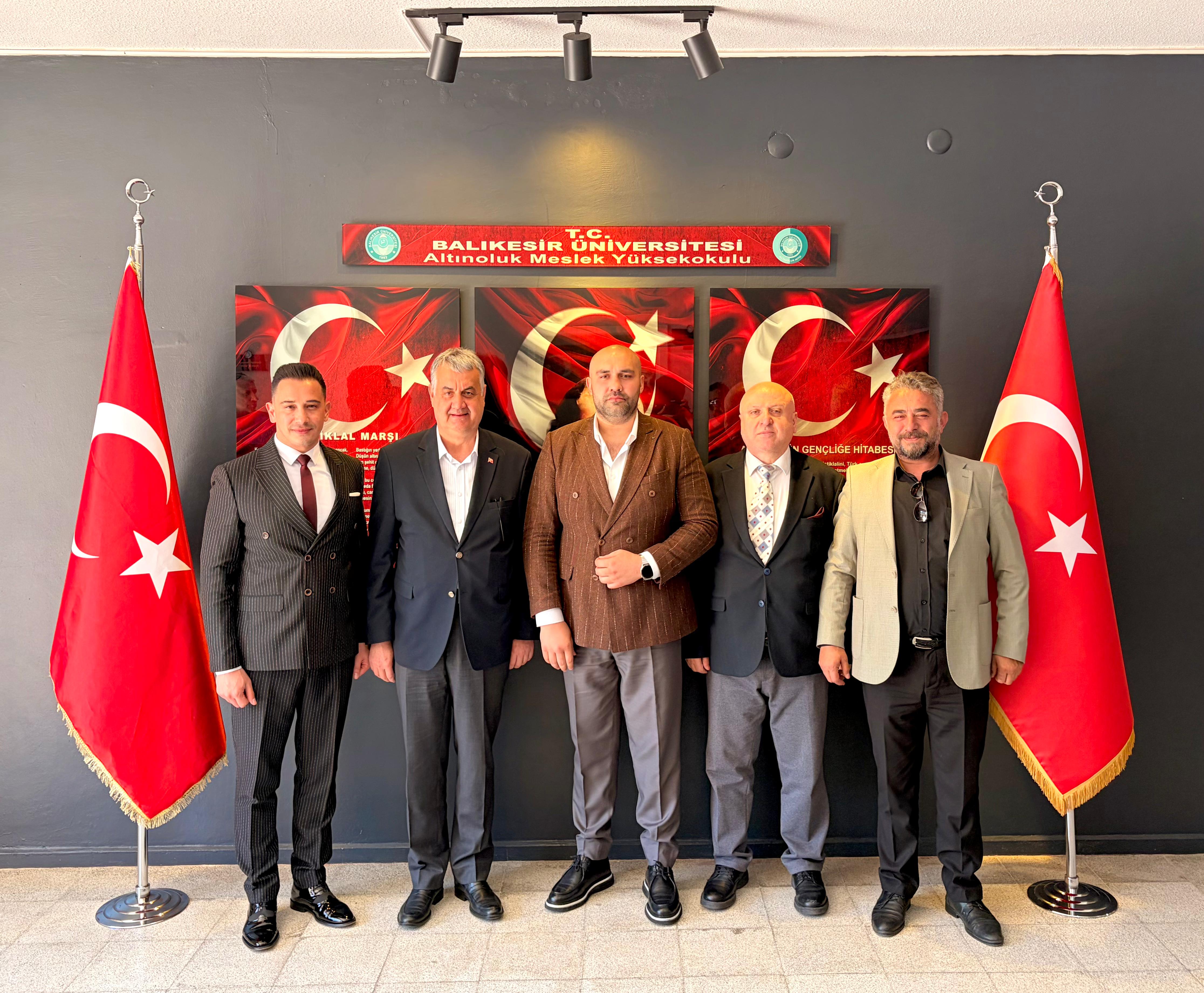 Şampiyon Milli Boksörümüz Altınoluk MYO’da