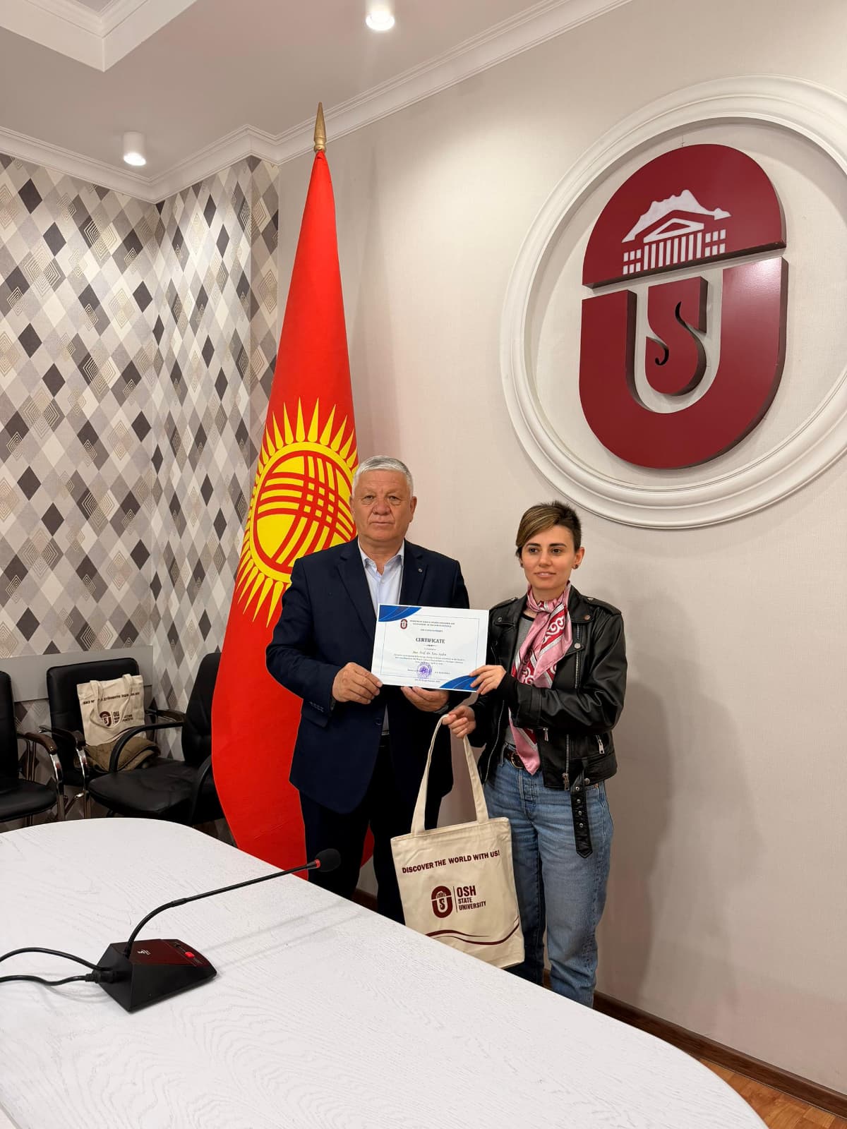 Asst. Prof. Dr. Esra Aydın Delivered a Presentation for Undergraduate Students at the Faculty of Arts, Osh State University, Kyrgyzstan. 3