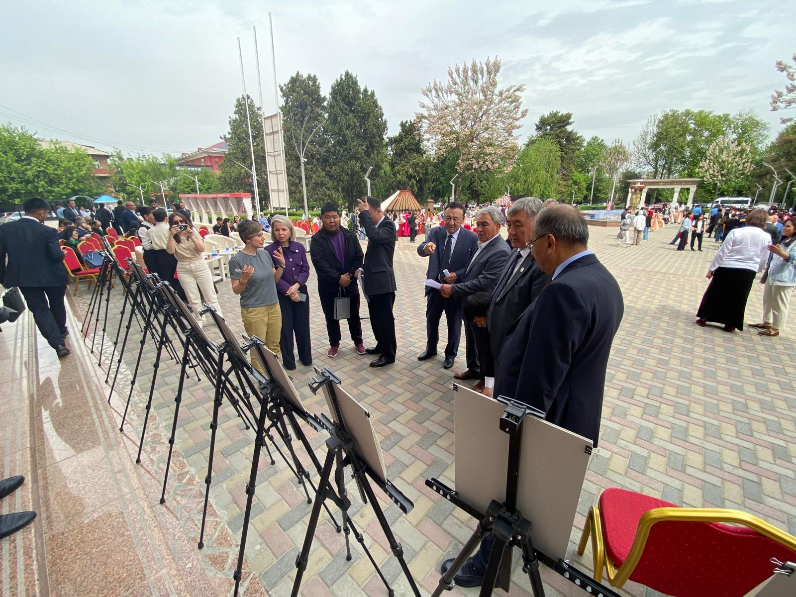 Dr. Öğr. Üyesi Esra Aydın Osh Devlet Üniversitesi'nde Kişisel Suluboya Sergisi Gerçekleştirdi. 2