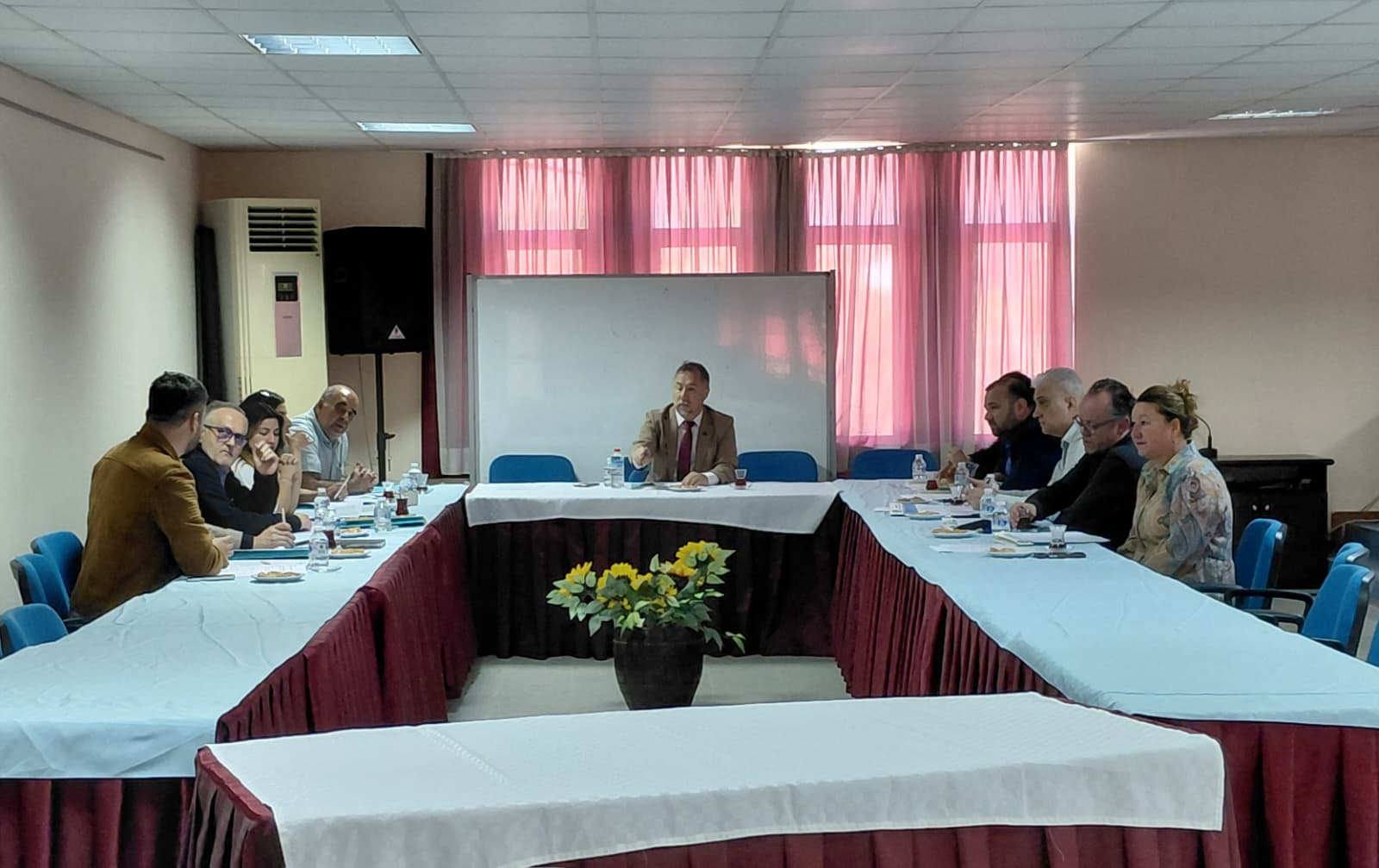 Kap Danışma Kurulu Toplantısı Paydaşların Katılımı İle Meslek Yüksekokulumuz' da toplandı.
