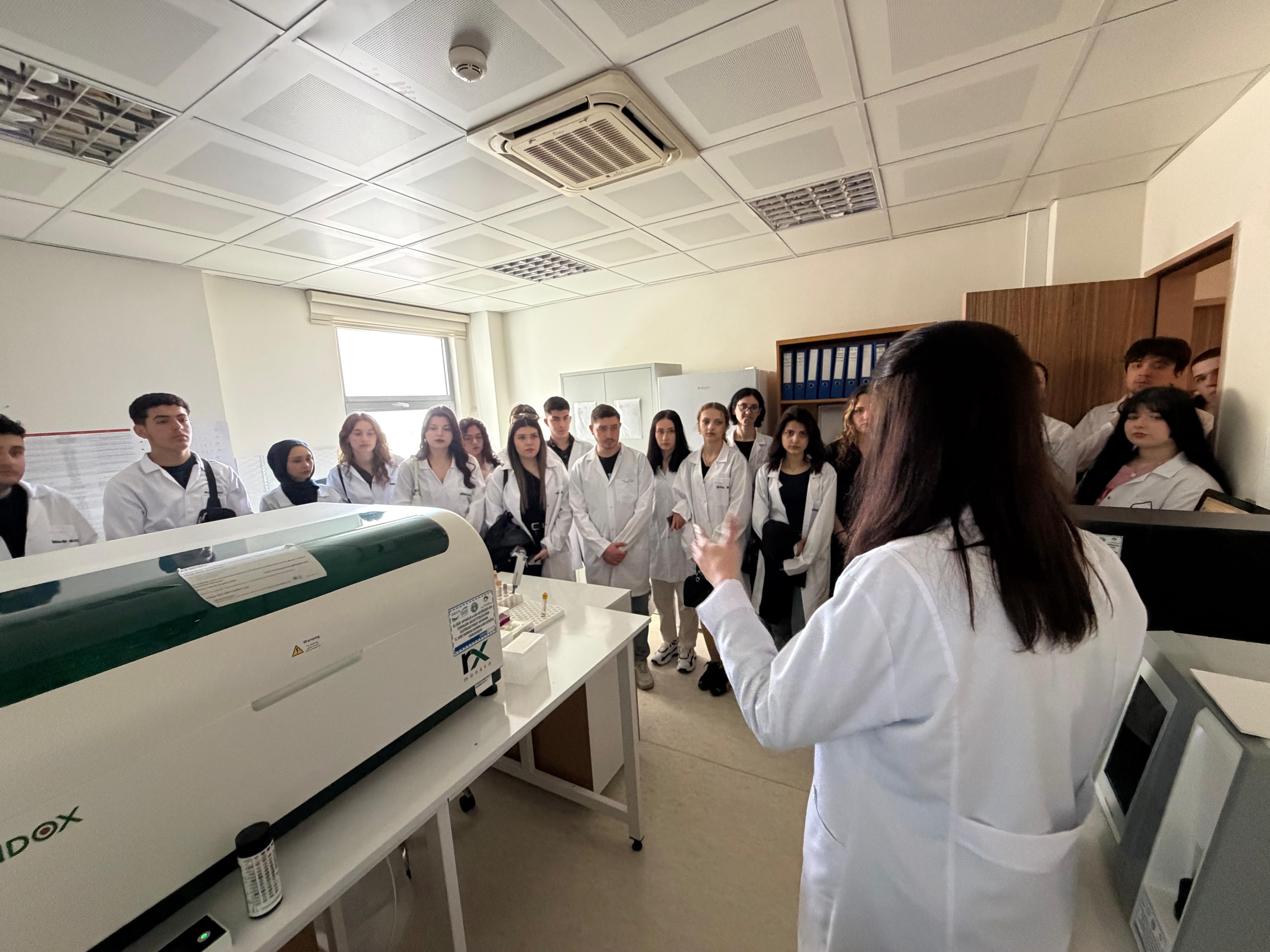 Veterinerlik Öğrencilerinden Fakültemize Anlamlı Ziyaret 4