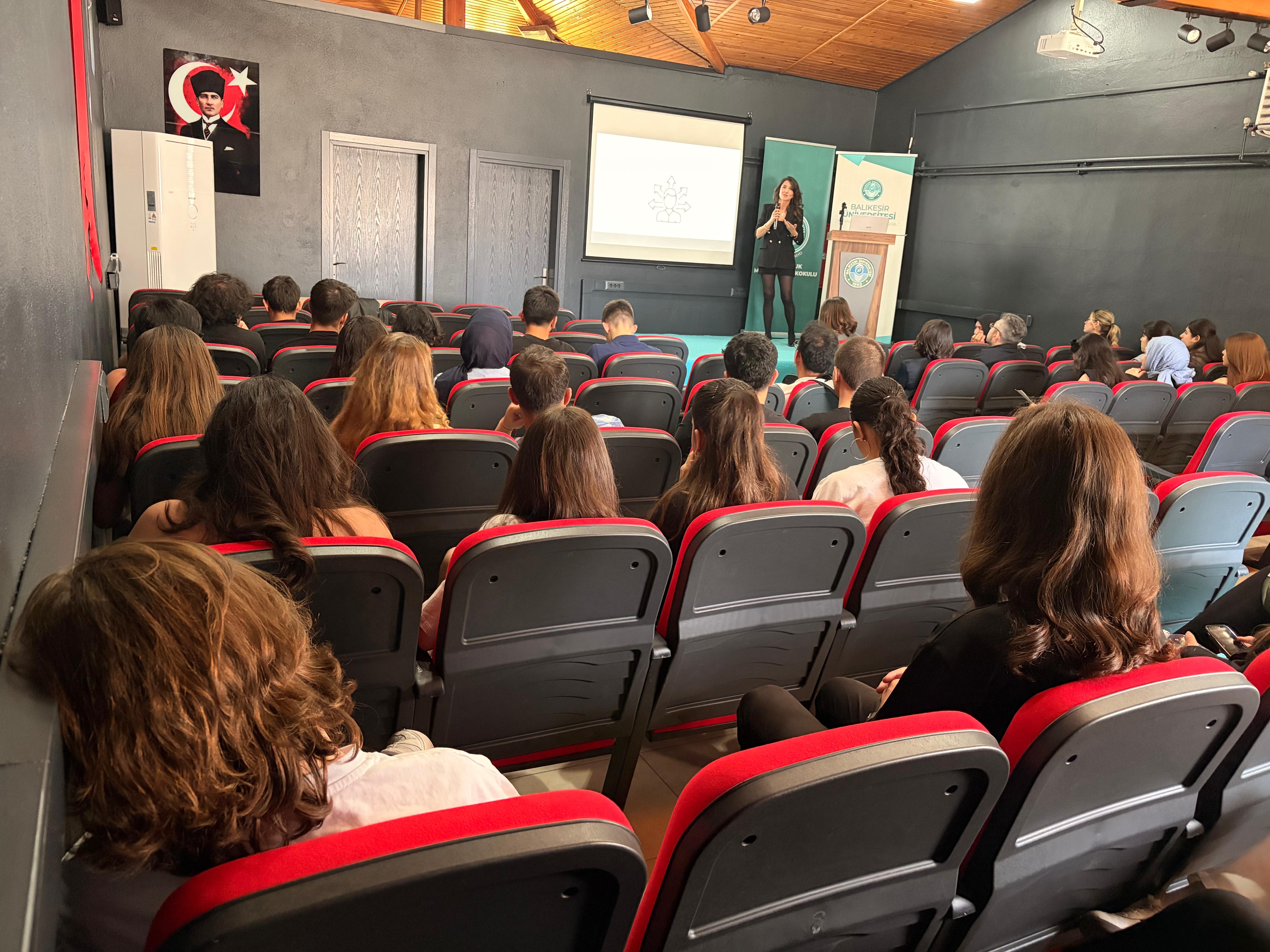 Altınoluk MYO Kimya Haftası Kapsamında Kariyer Semineri 1