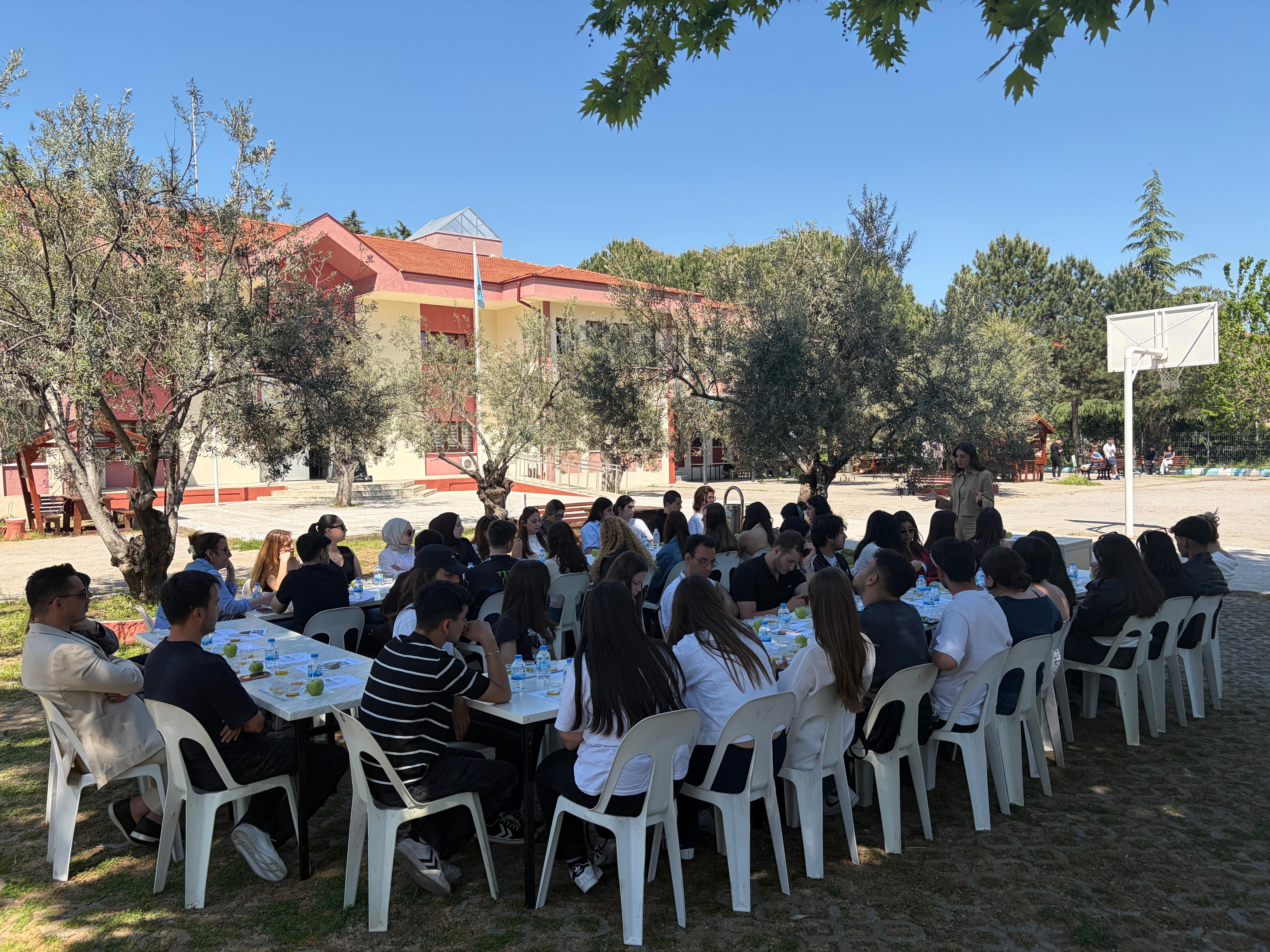 Altınoluk MYO da Zeytinyağı Tadımı ve Aroma Algısı Etkinliği 8