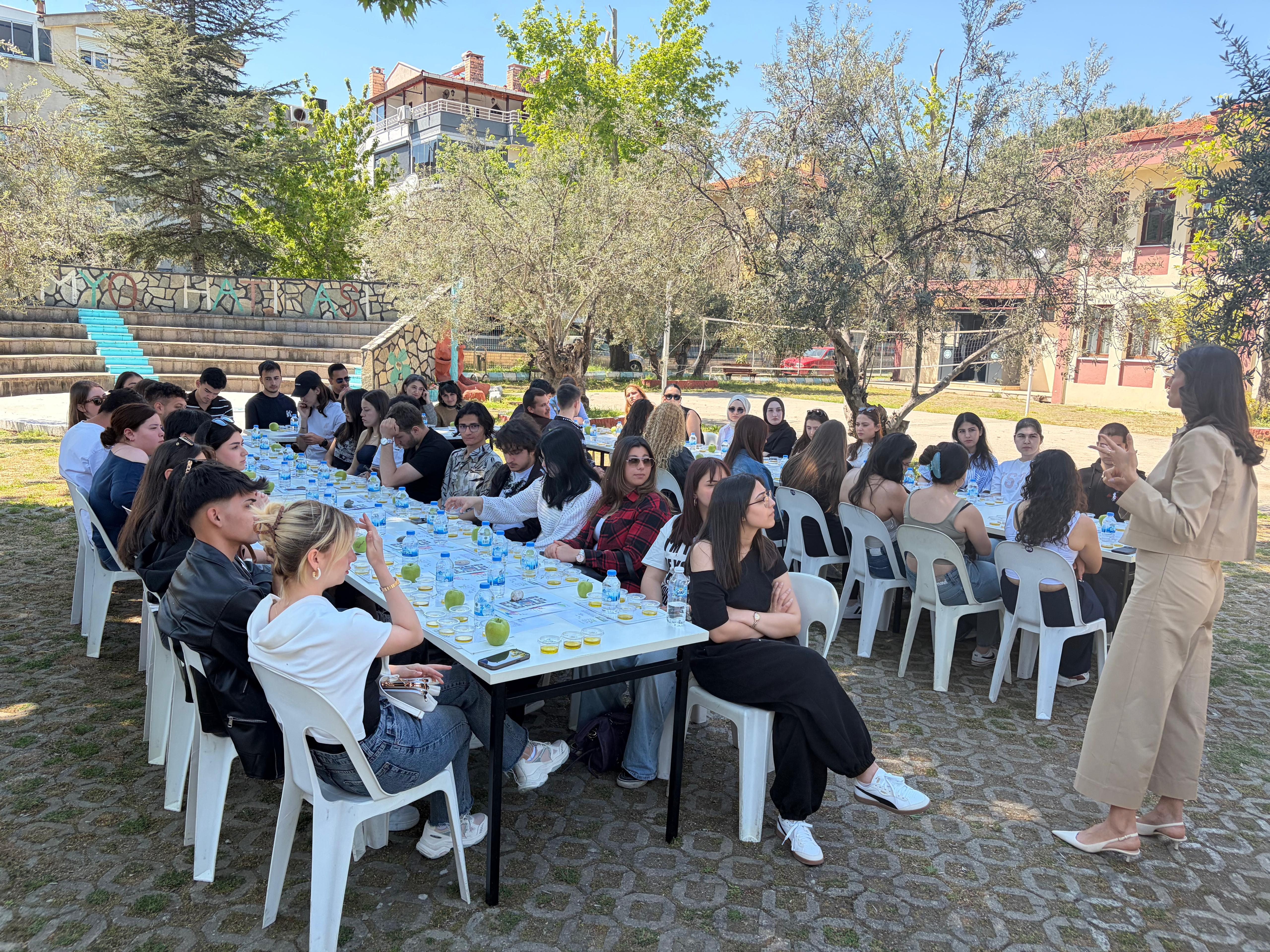 Altınoluk MYO da Zeytinyağı Tadımı ve Aroma Algısı Etkinliği 1