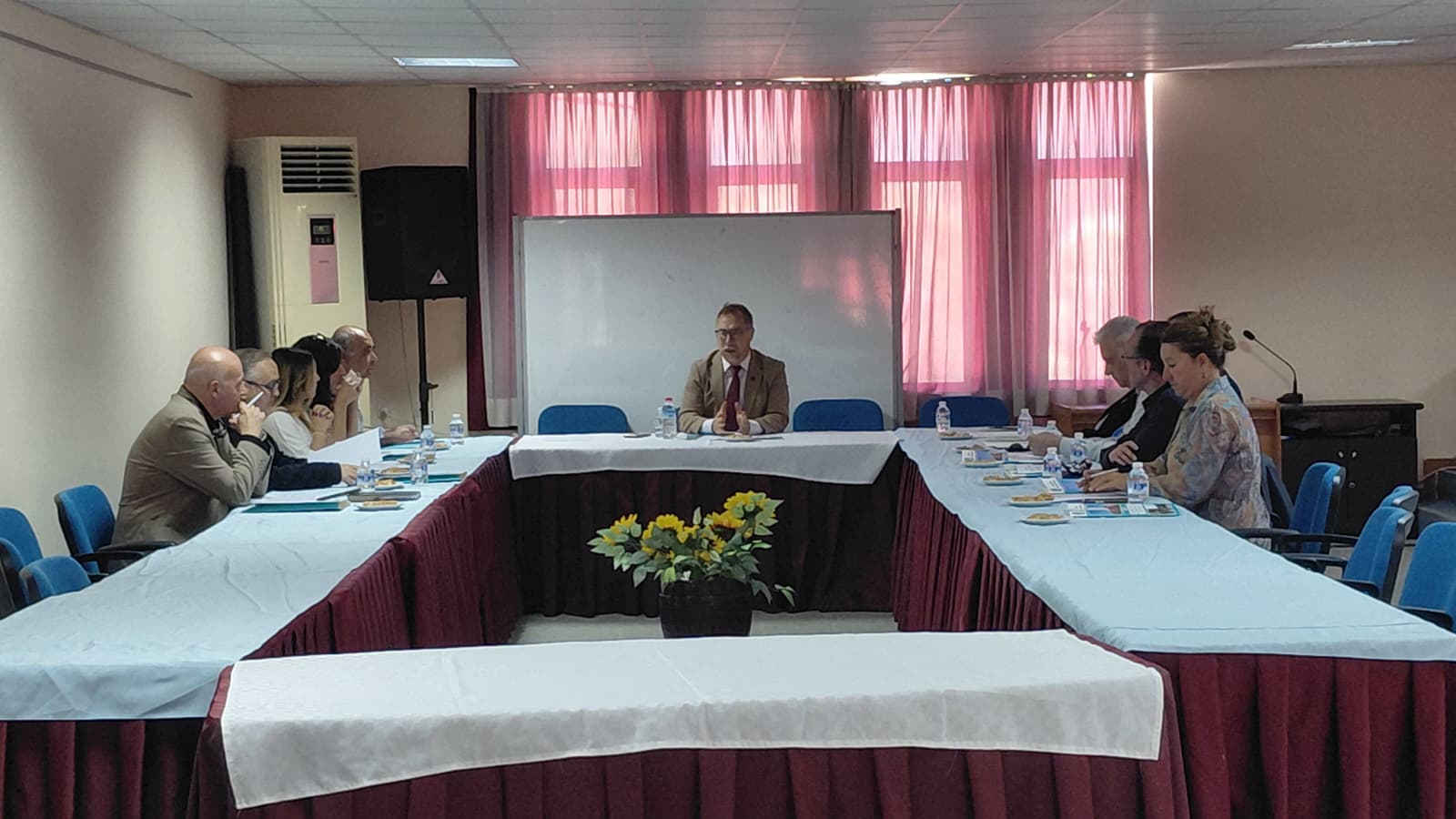 KAP DANIŞMA KURULU TOPLANTISI PAYDAŞLARIN KATILIMI İLE AYVALIK MESLEK YÜKSEKOKU'NDA 27.03.2026 TARİHİNDE SAAT:12.00'DE TOPLANDI.