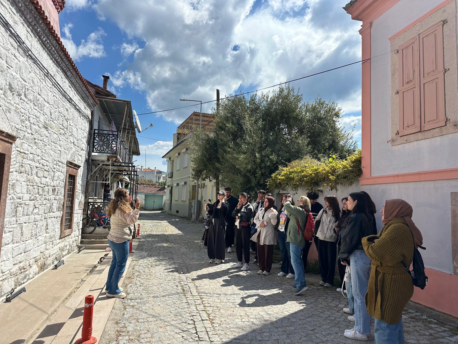 Ayvalık Meslek Yüksekokulu öğrencilerinden Ayvalık ve Altınova Kültürel Mirasına teknik gezi 2