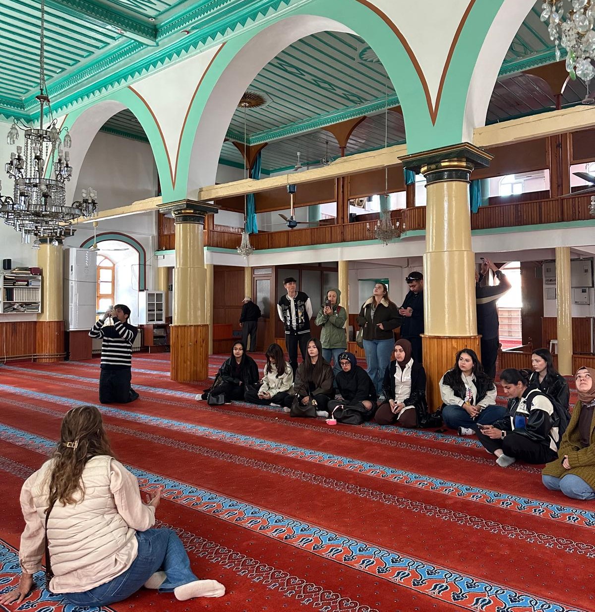 BAÜN Ayvalık MYO Öğrencileri Köklü Kültürel Mirası ve Tarihi Cami Mimarisini Yerinde İnceledi 3