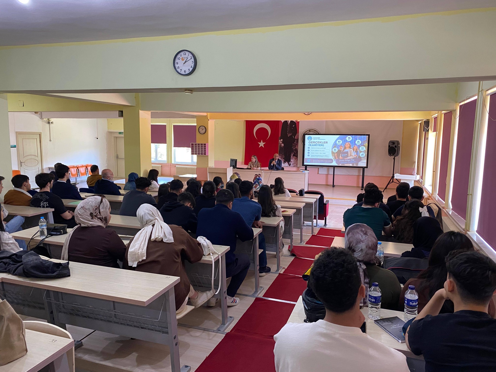 Director-Student Meeting Held at Edremit Vocational School 5