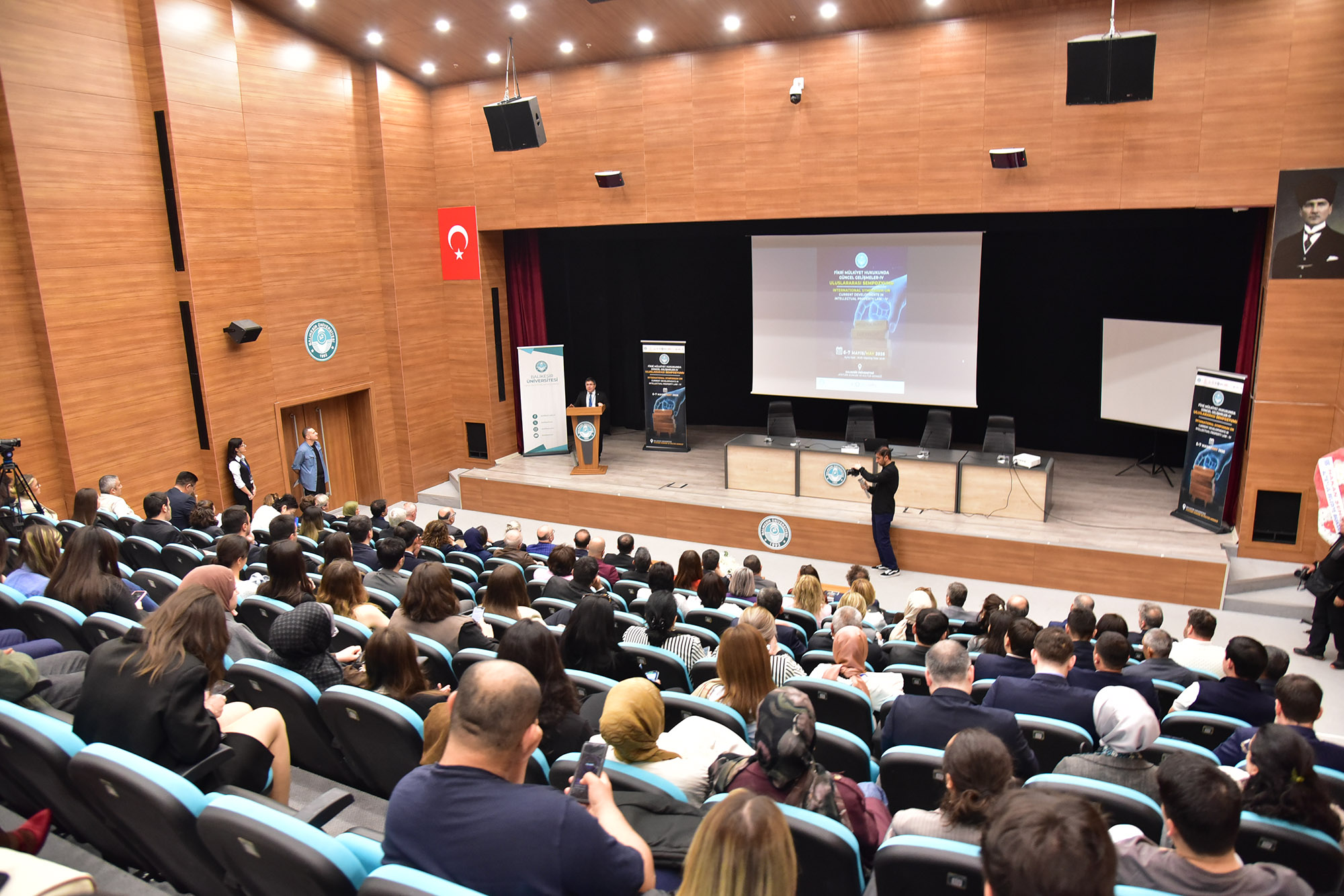 BAÜN’de 4 Kıtadan Akademisyenleri Buluşturan Uluslararası Sempozyum: Fikri Mülkiyet Hukuku Masaya Yatırılıyor