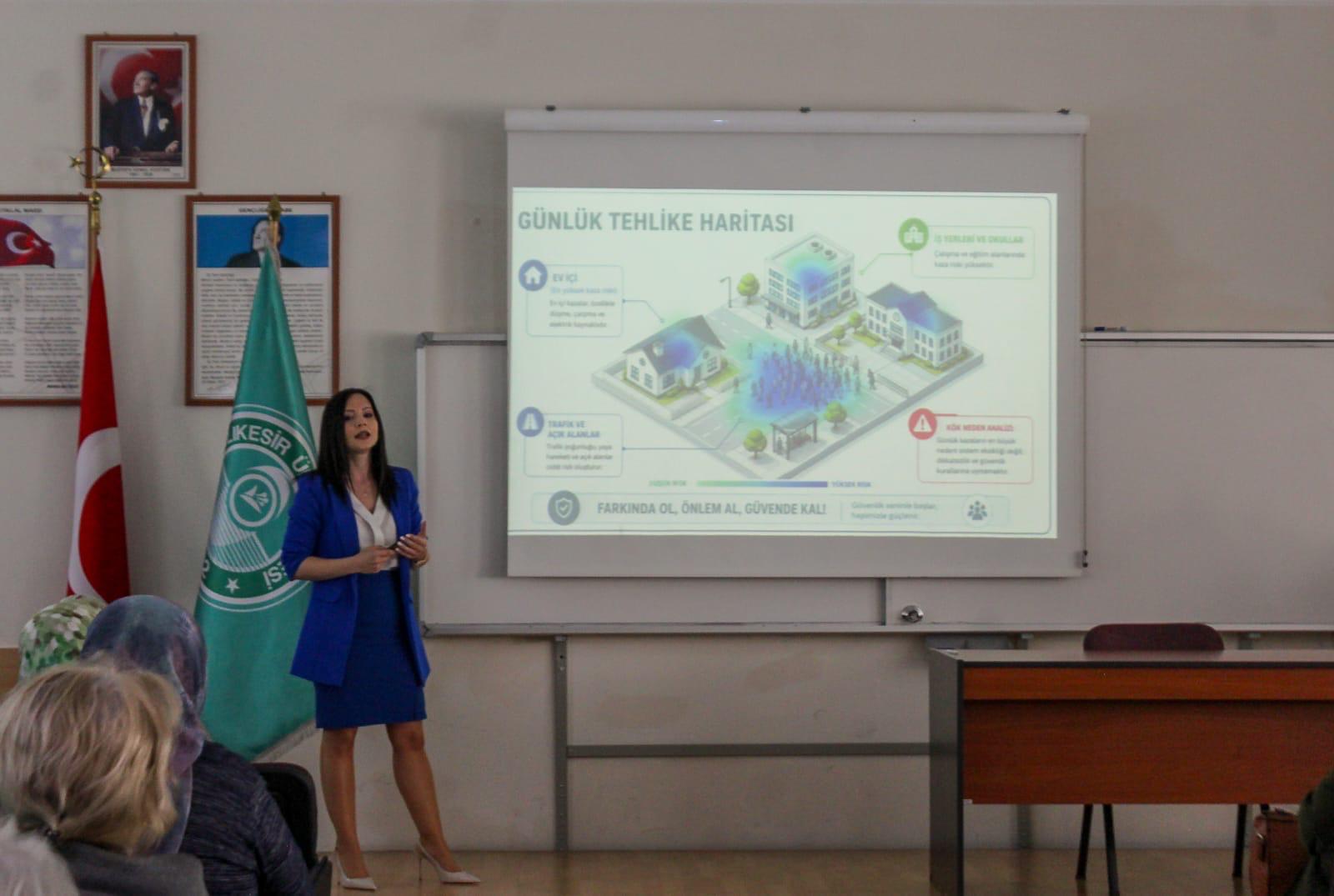 60+ Tazelenme Üniversitesi'nde"Gündelik Hayatta Güvenli Yaşam" Semineri Düzenlendi 14