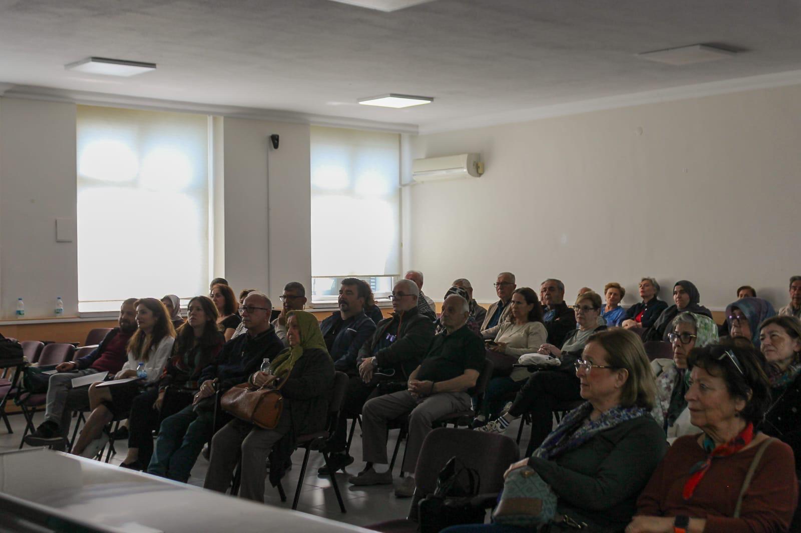 60+ Tazelenme Üniversitesi'nde"Gündelik Hayatta Güvenli Yaşam" Semineri Düzenlendi 2