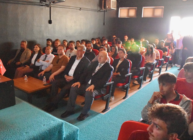 Şampiyon Milli Boksör Ali Eren Demirezen, Altınoluk MYO Öğrencileriyle Buluştu 2