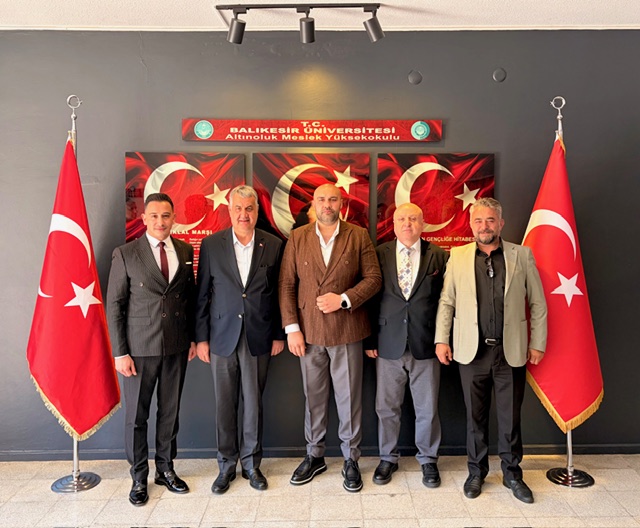 Şampiyon Milli Boksör Ali Eren Demirezen, Altınoluk MYO Öğrencileriyle Buluştu 6