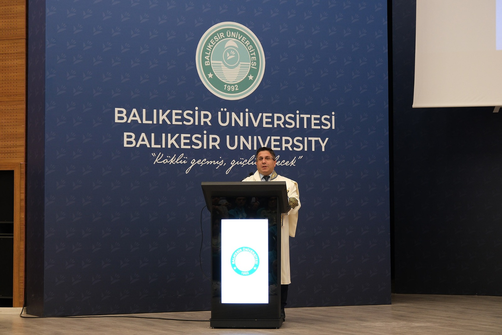 5 Akademisyenimiz Akademik Yükselme Töreninde Doktor Öğretim Üyesi Olarak Plaket Aldılar 3
