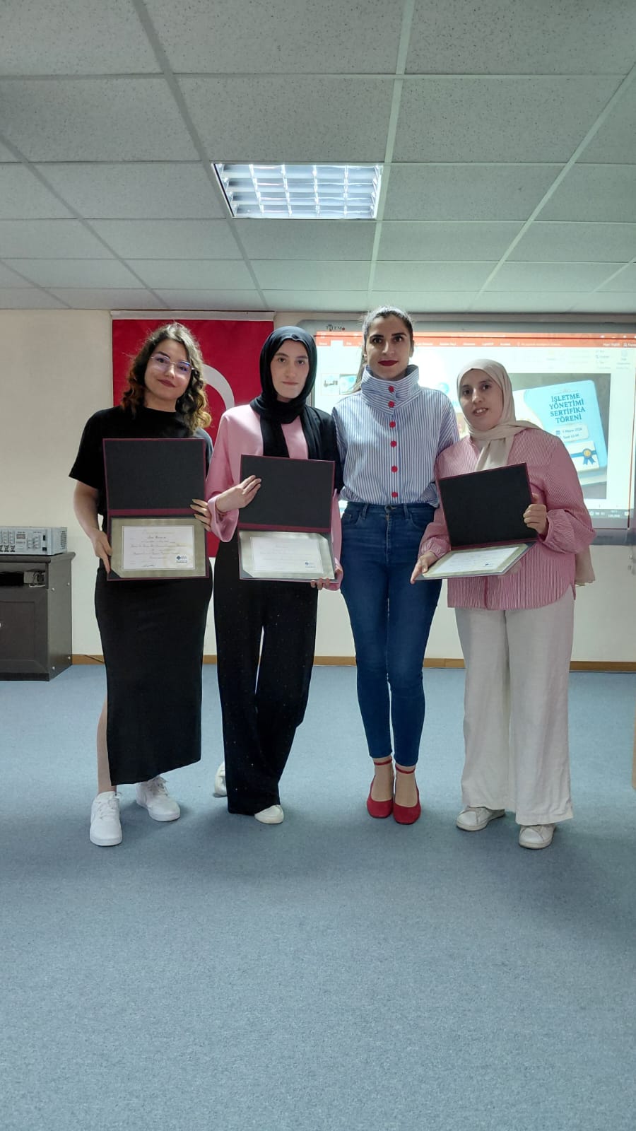 İşletme Yönetimi Programı'nda ETA Paket Programı Eğitimi tamamlandı. 12