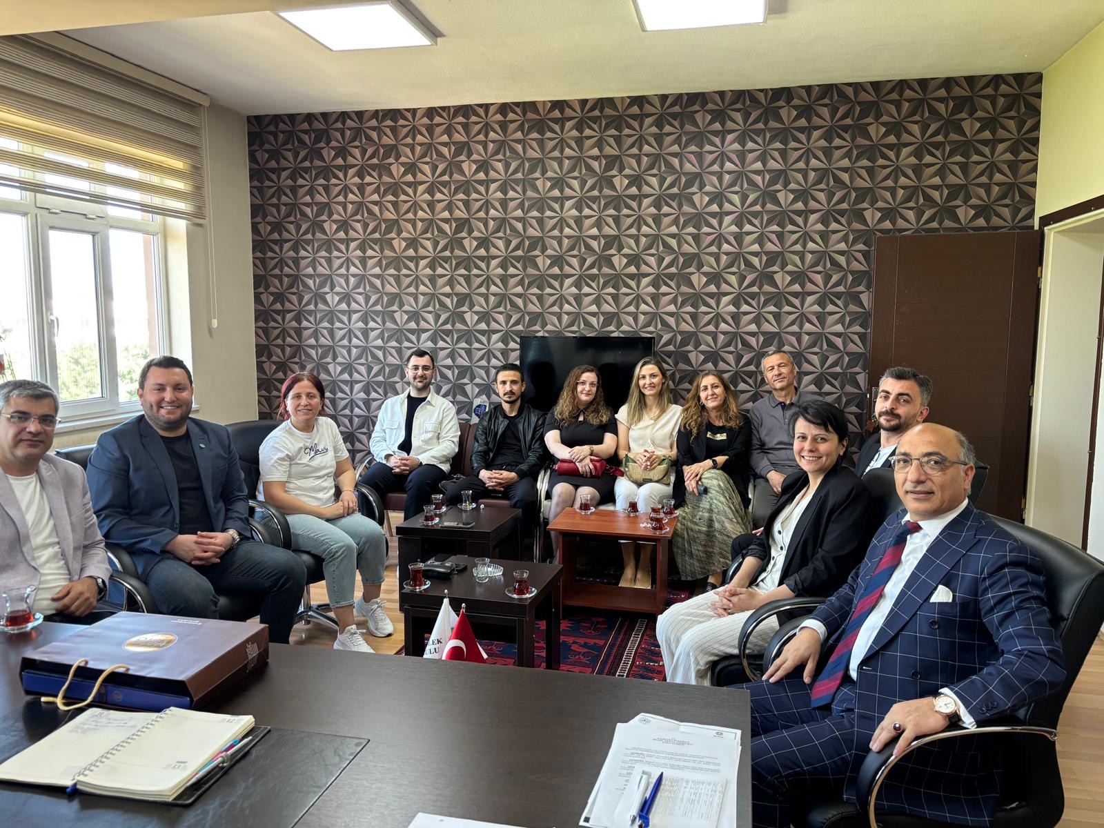 Bigadiç Meslek Yüksekokulu Müdürlüğüne Tebrik ve İstişare Ziyareti Gerçekleştirildi