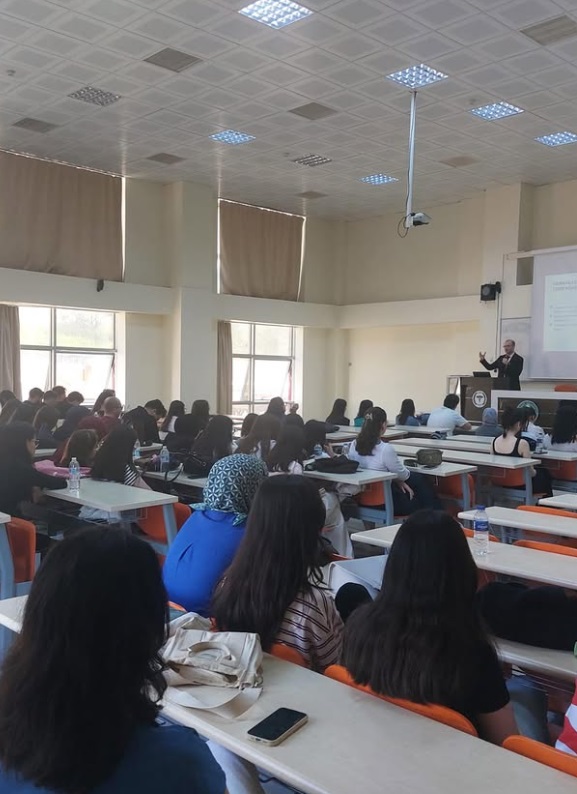 Mezuniyetten Doktoraya Uzanan Kariyer Yolculuğu Söyleşisi