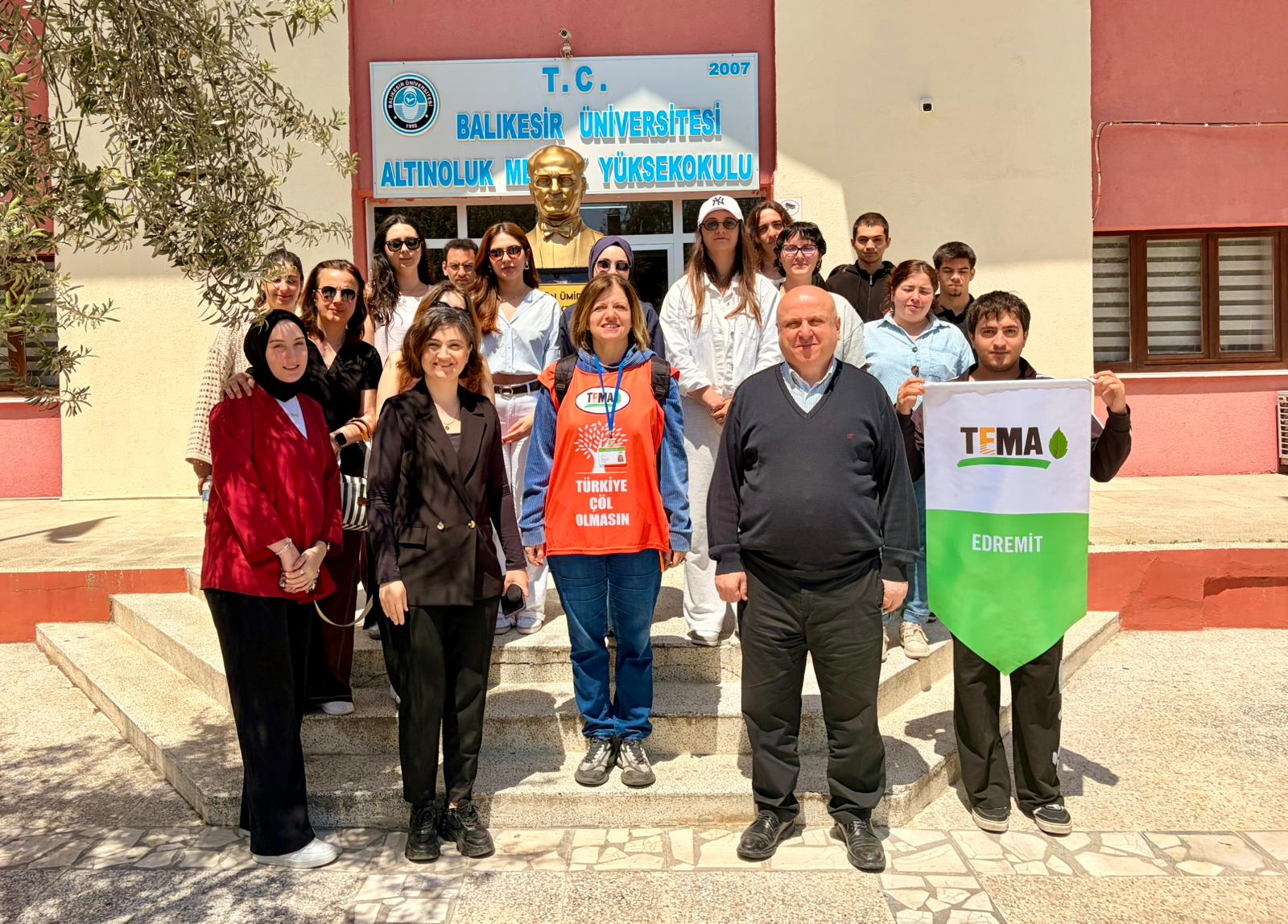 Yüksekokulumuzda “Gelecek için Sıfır Atık ve Doğayla Uyumlu Yaşam” Farkındalığı!