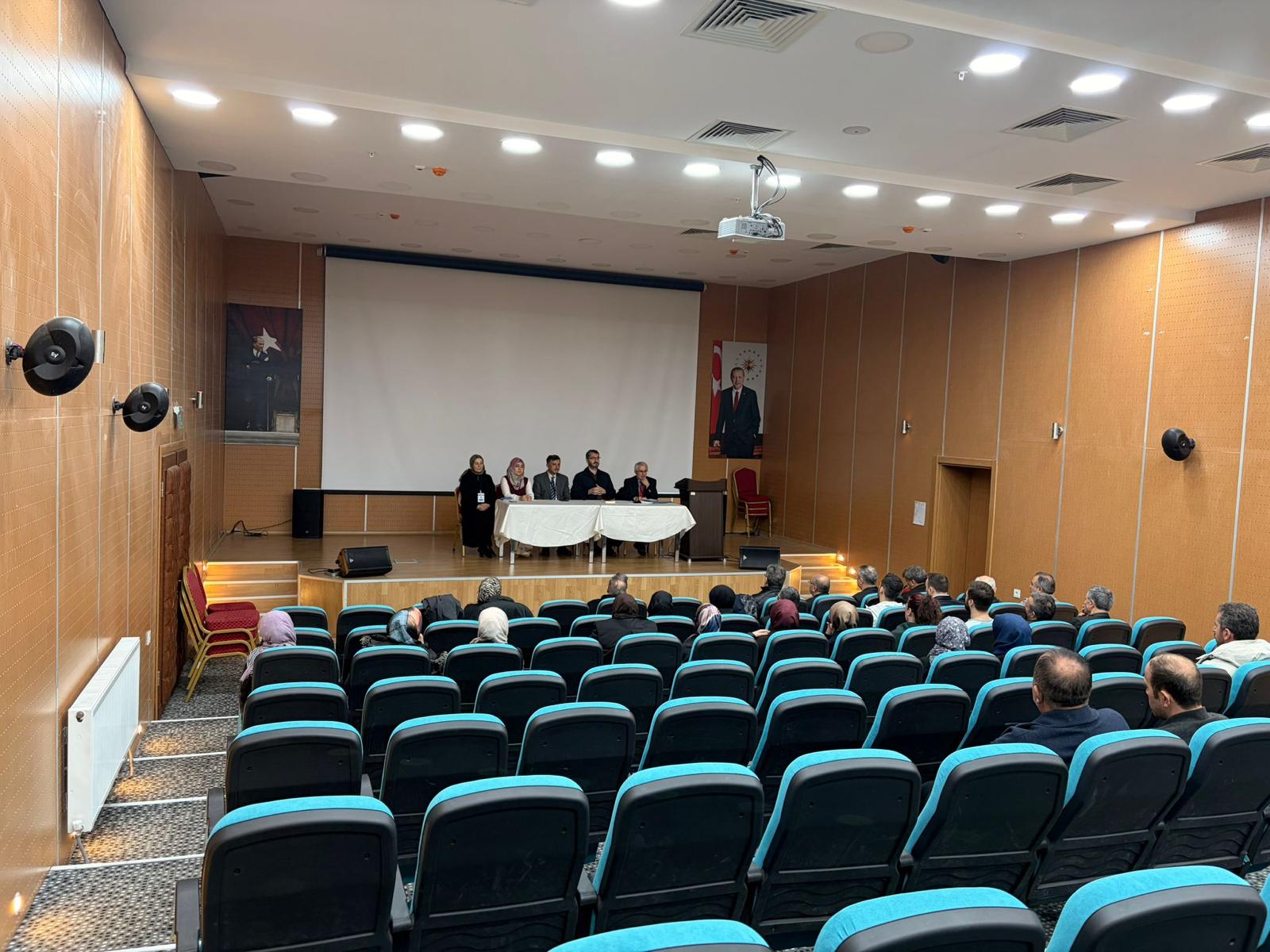 Prof. Dr. Yunus Emre Gördük, İlahiyat Akreditasyon Süreci Kapsamında Yozgat Bozok Üniversitesi'nde Değerlendirme Çalışmalarına Katıldı 3