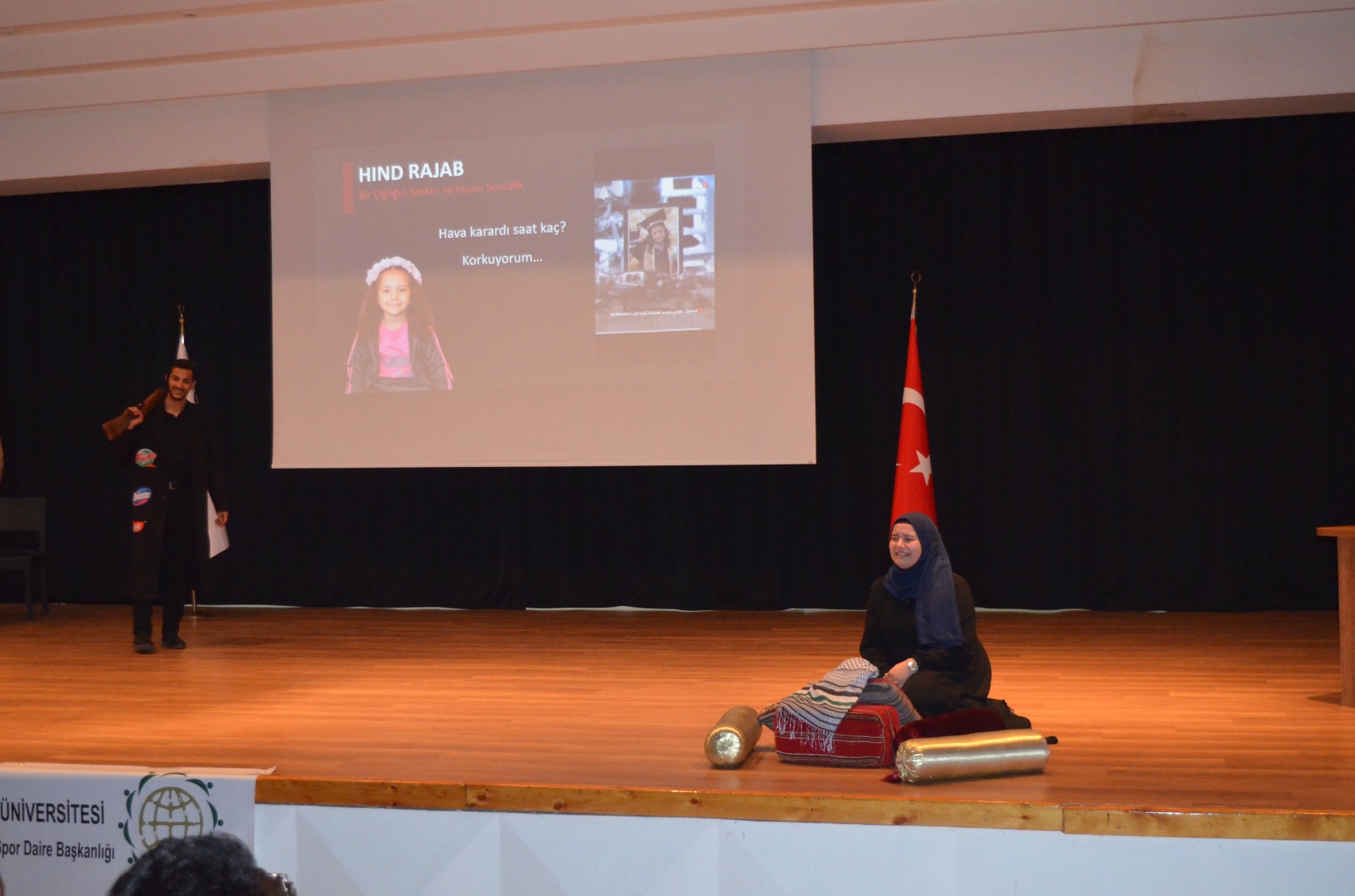 Dokuz Eylül Üniversitesinde Filistin/Gazze Temalı Tiyatro Programı Düzenlendi 5