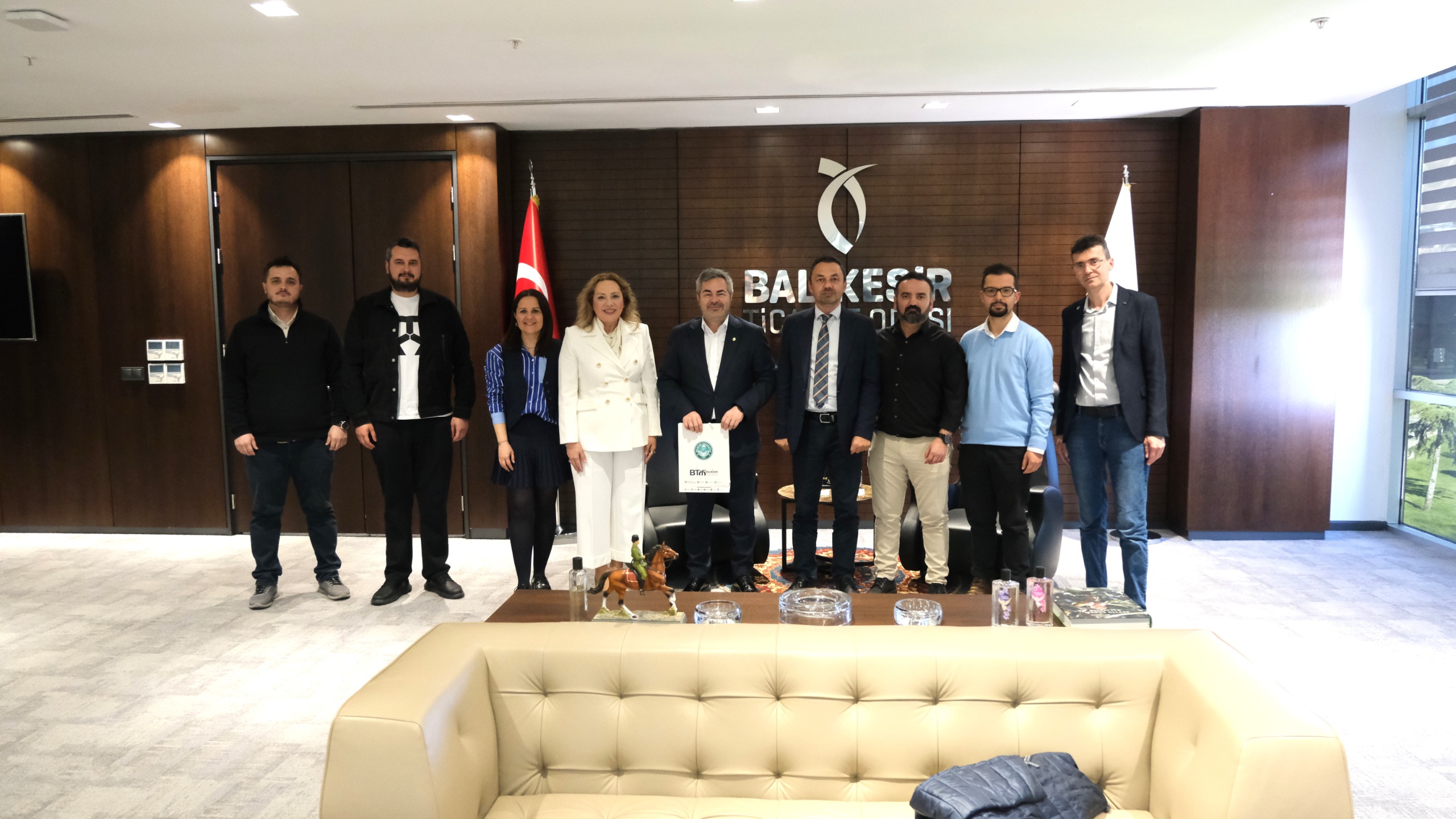 BAÜN TTO ve Balıkesir MYO Akademisyenlerinden Balıkesir Ticaret Odası’na Ziyaret