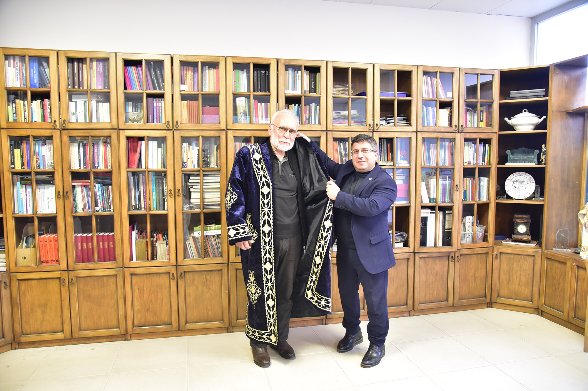 BAÜN'den Fahri Doktora: Çizgileriyle Düşündüren Usta Hasan Aycın'a Fahri Doktora 3