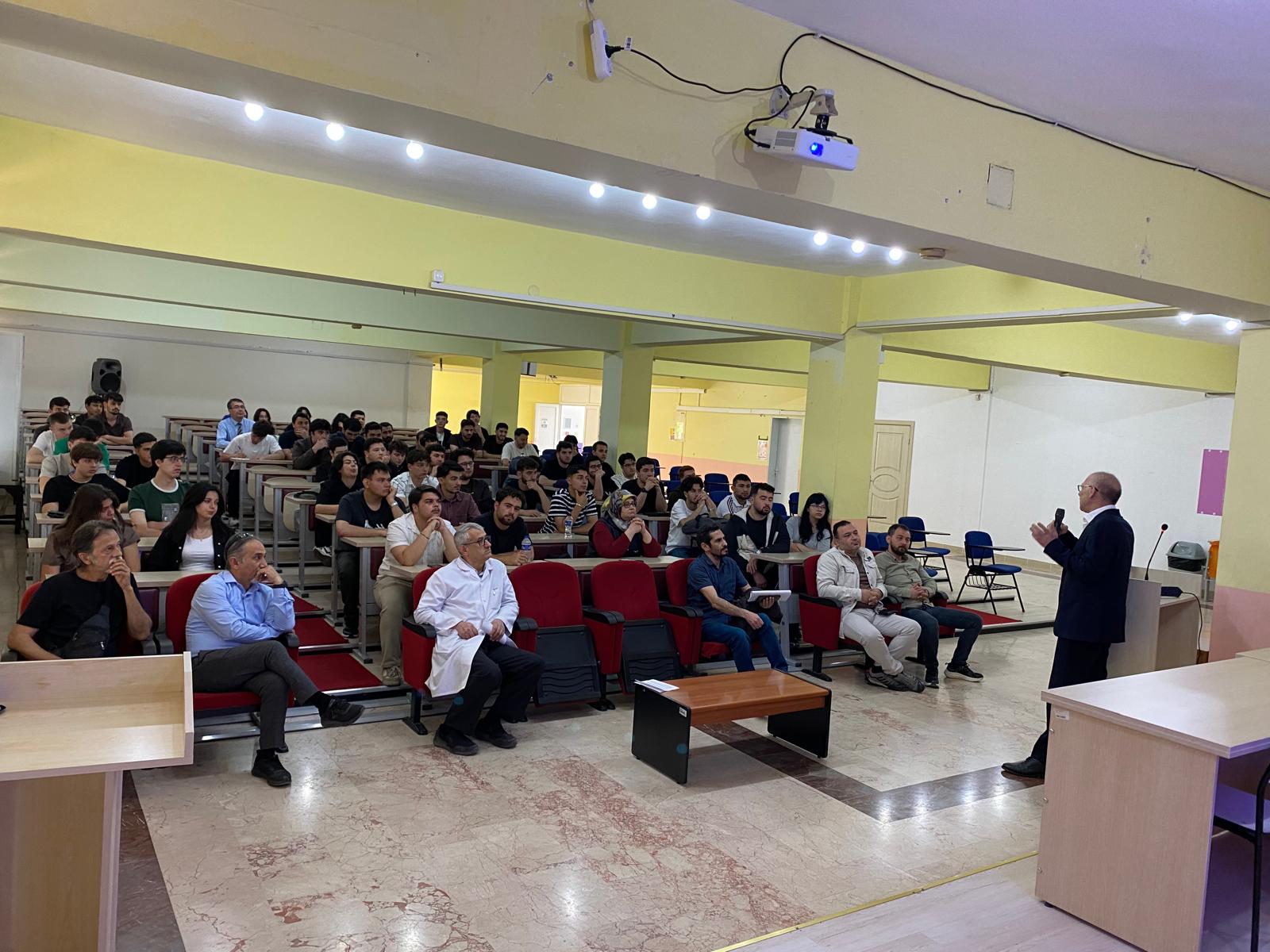 Career Guidance from Industry Leaders to Associate Degree Students 4