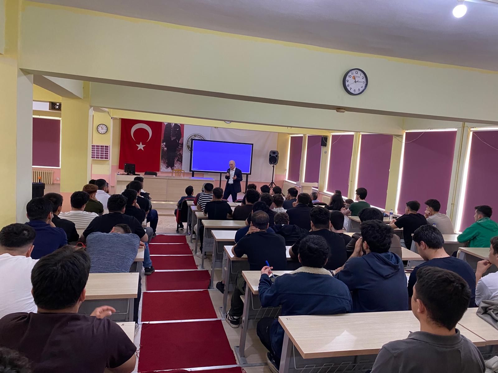 Sektörün Öncü İsimlerinden Ön Lisans Öğrencilerine Kariyer Rehberliği 2